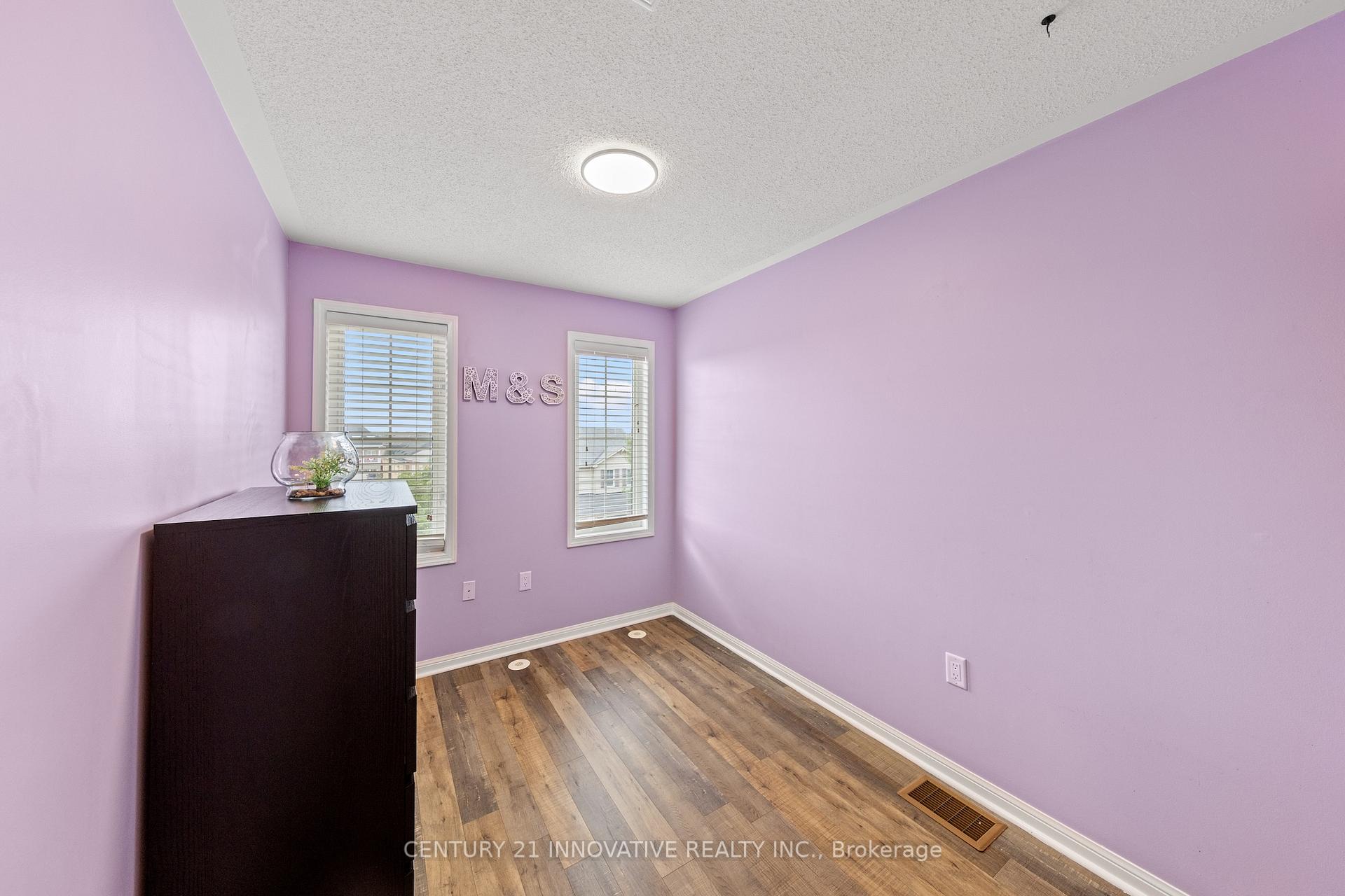 Photo 40 of 915 Hasselfeldt Heights, Milton, Coates — HOMEH