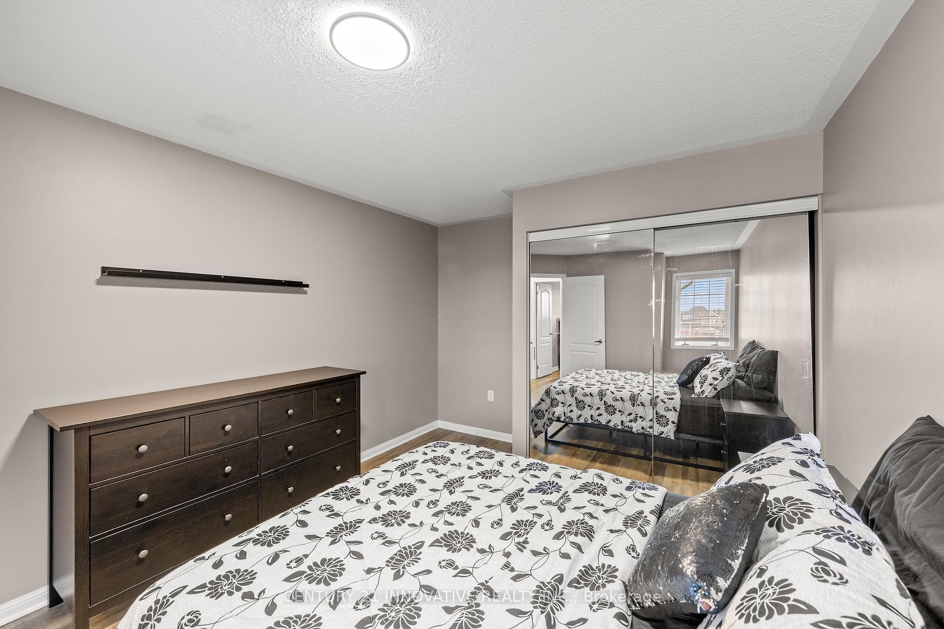 Photo 30 of 915 Hasselfeldt Heights, Milton, Coates — HOMEH