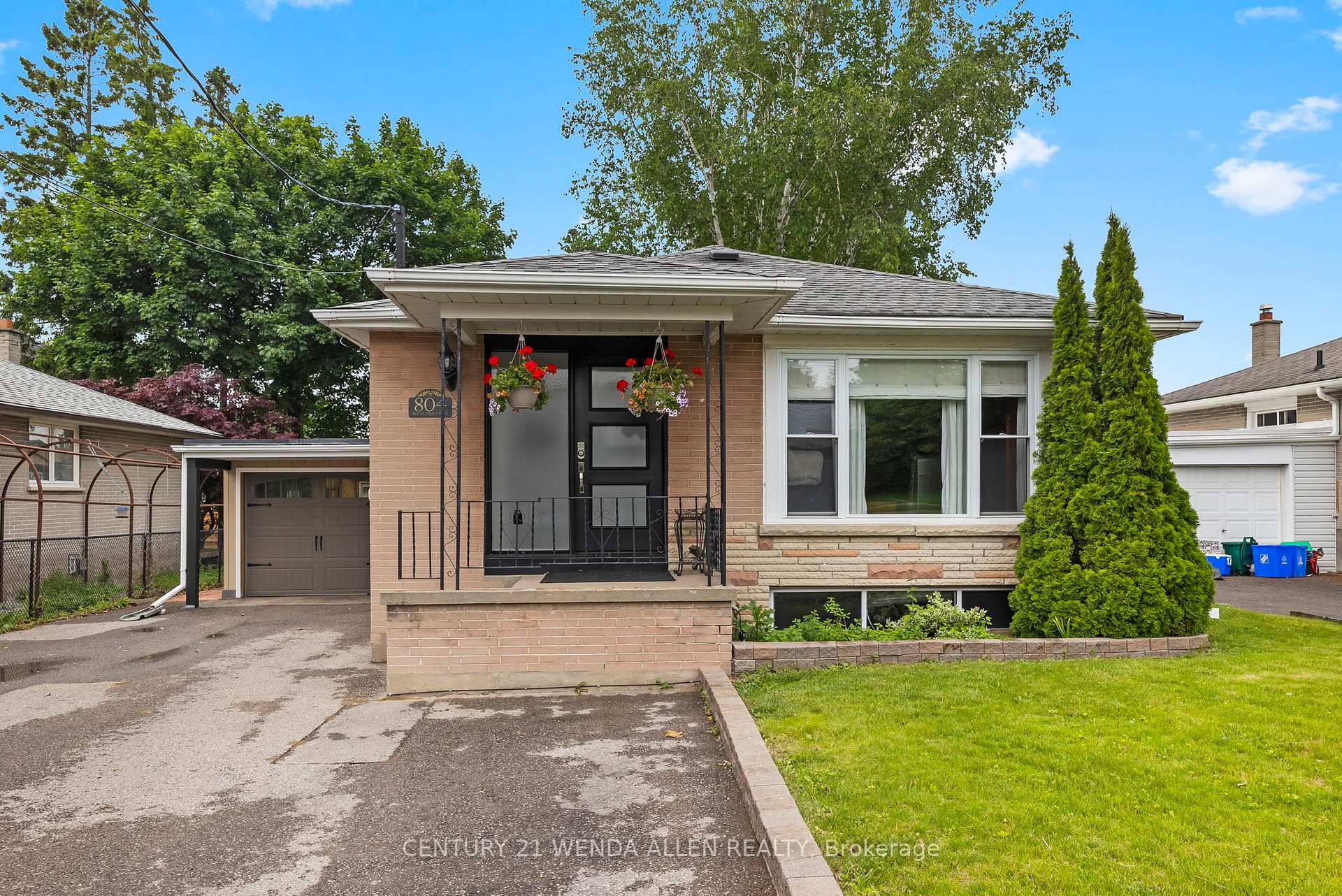 Front of 804 Beech Street W