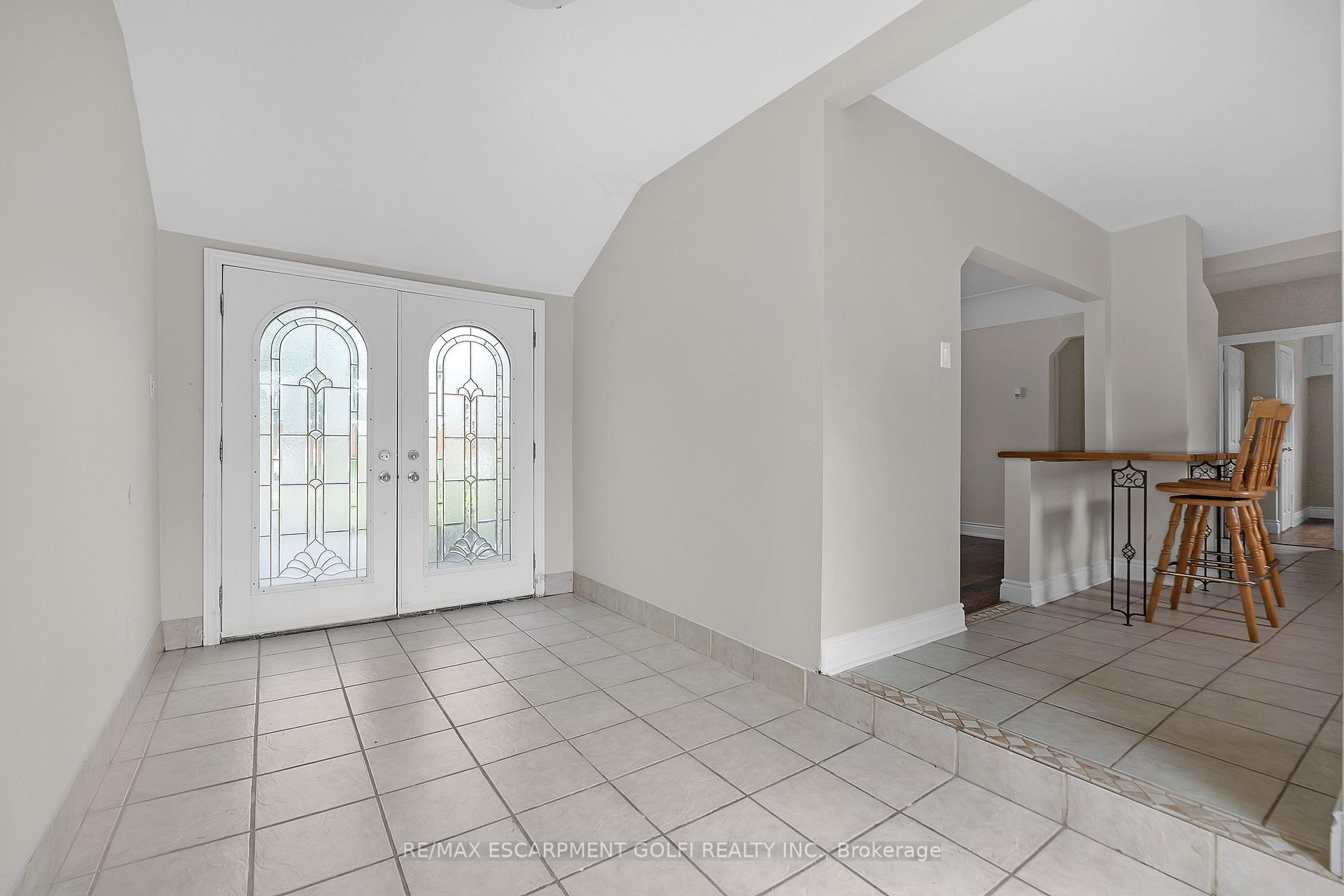 Photo 4 of 245 Cedardale Avenue, Hamilton, Stoney Creek — HOMEH