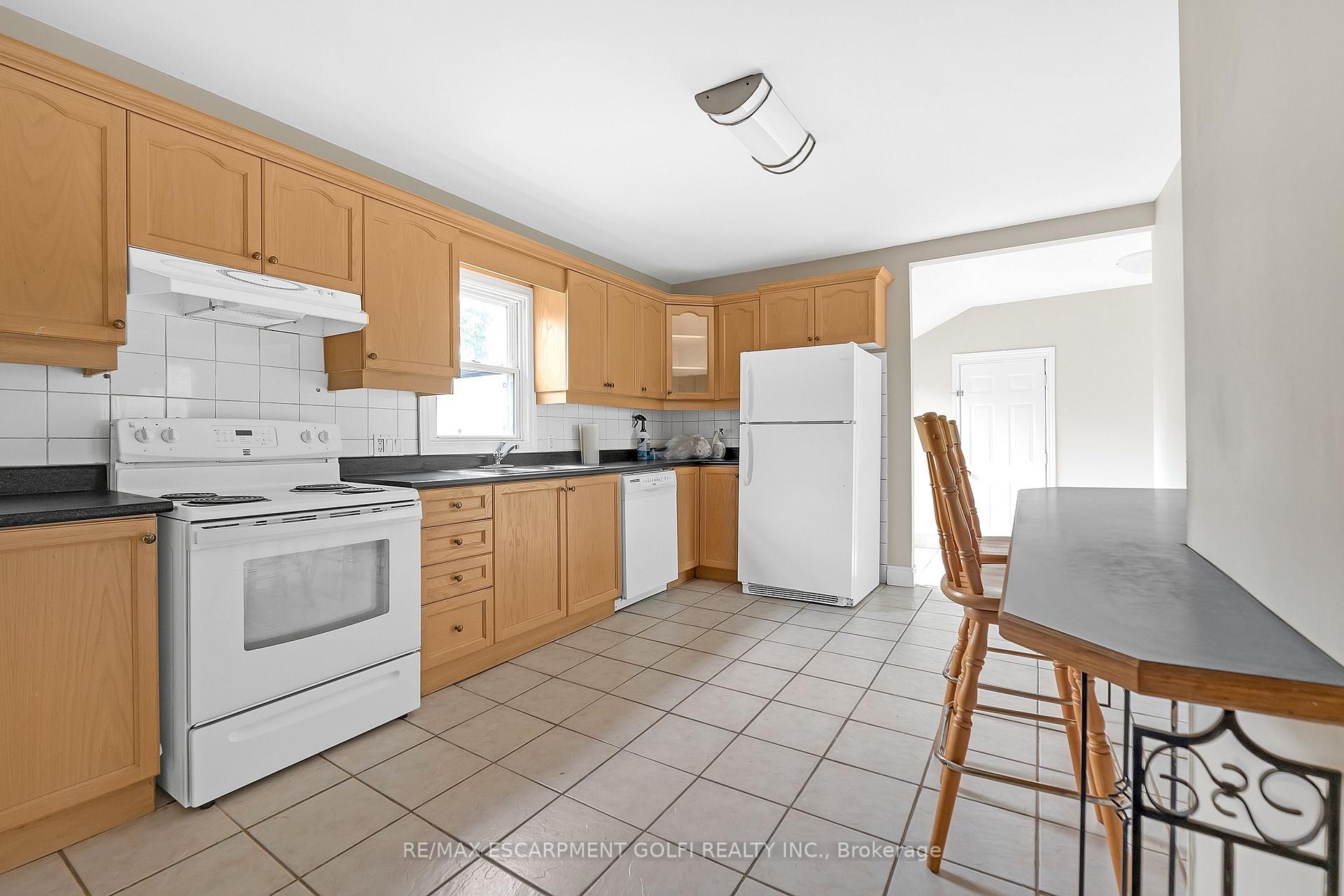 Photo 10 of 245 Cedardale Avenue, Hamilton, Stoney Creek — HOMEH