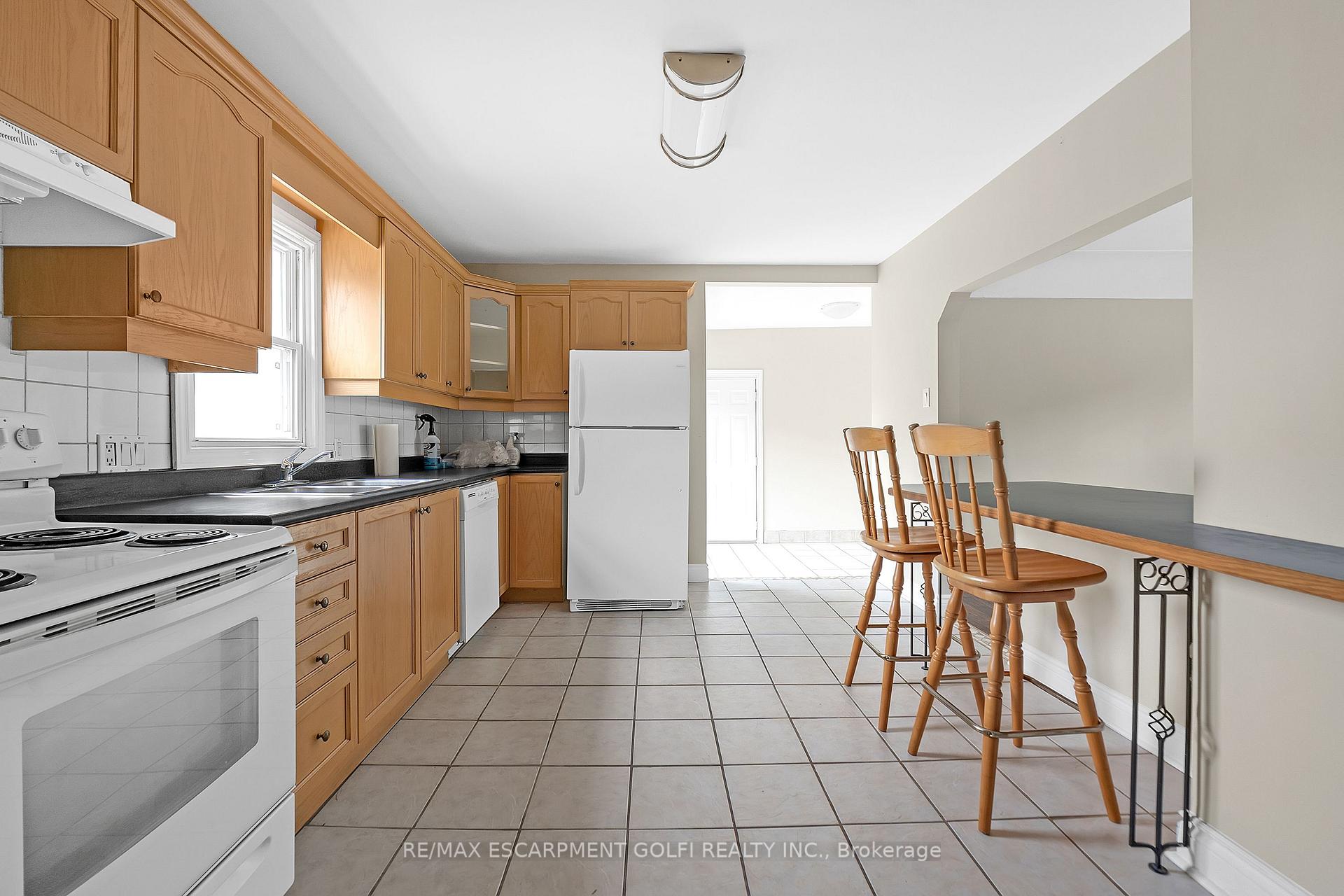 Photo 11 of 245 Cedardale Avenue, Hamilton, Stoney Creek — HOMEH