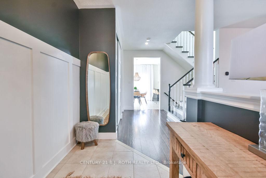 Photo 10 of 11 Blackbird Lane, Barrie, 400 West — HOMEH