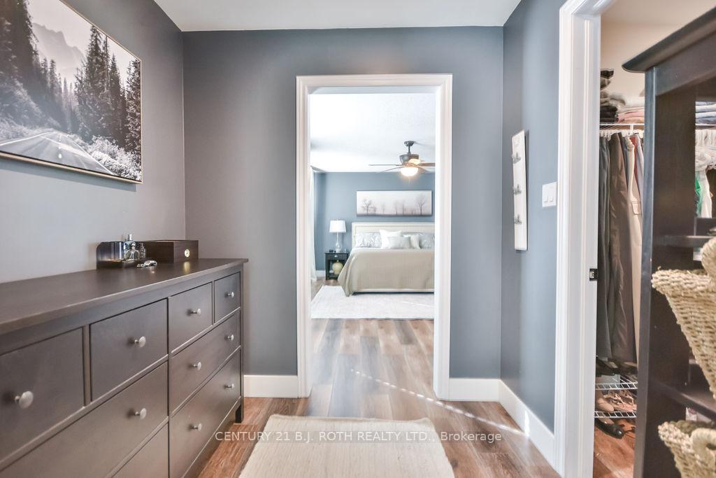Photo 35 of 11 Blackbird Lane, Barrie, 400 West — HOMEH