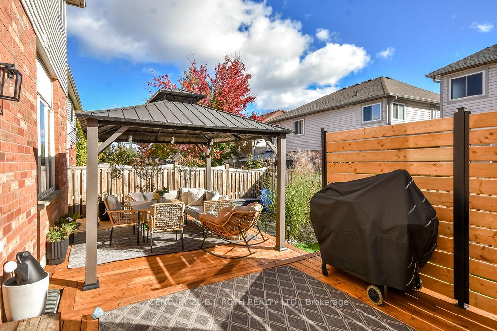 Photo 44 of 11 Blackbird Lane, Barrie, 400 West — HOMEH
