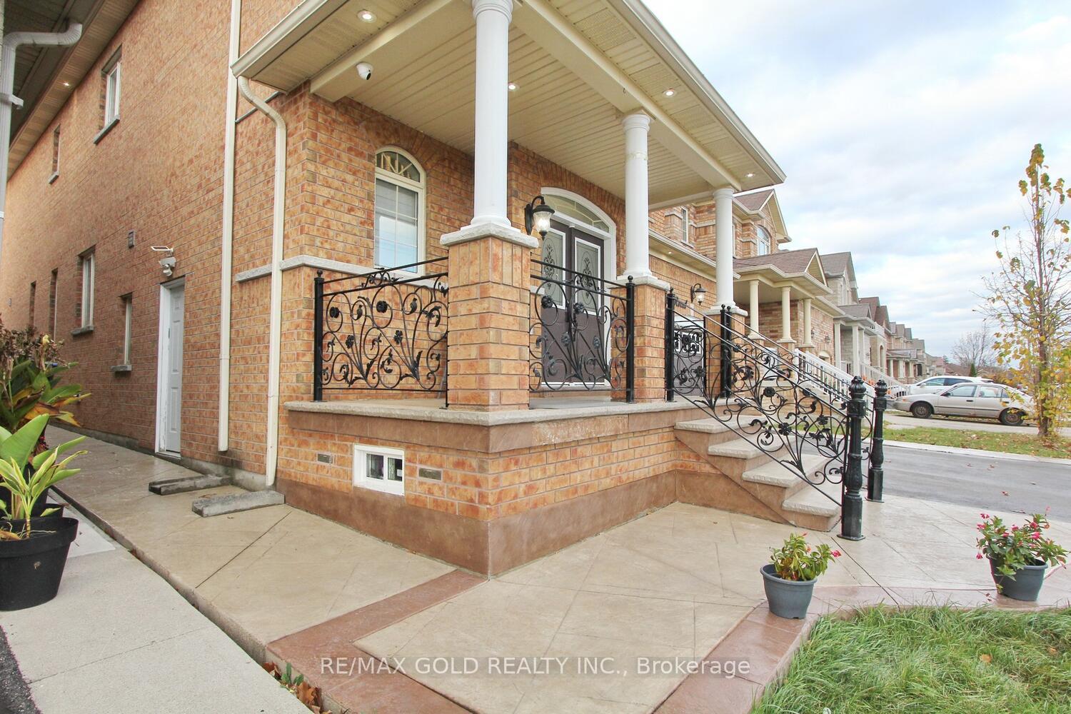 Photo 3 of 42 Strathdale Road, Brampton, Bram East — HOMEH