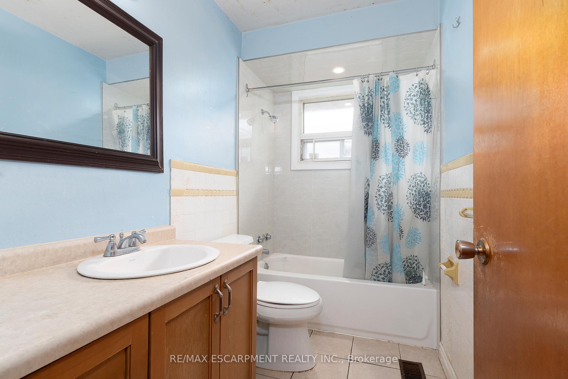 Photo 5 of 81 Limeridge Road W, Hamilton, Rolston — HOMEH