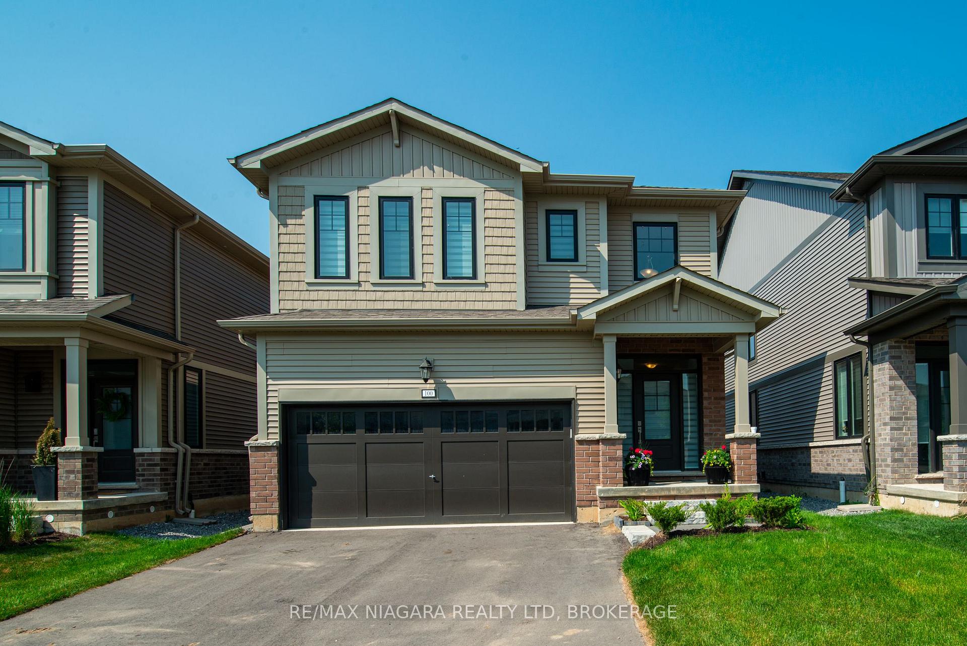 Front of 100 Blackbird Way