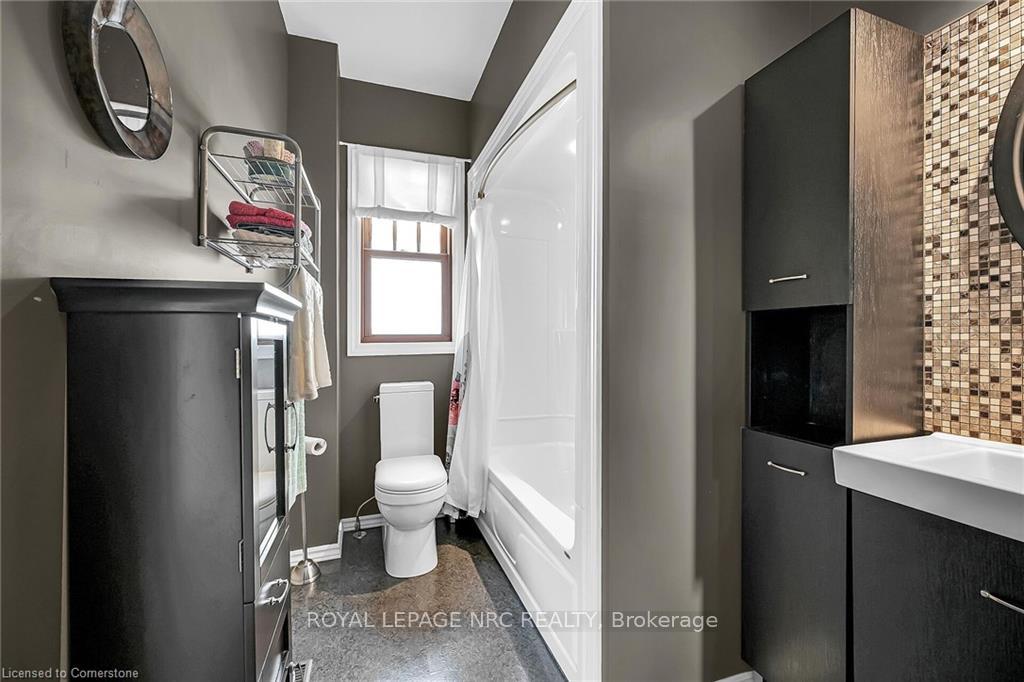 Photo 13 of 74 East 18th Street, Hamilton, Inch Park — HOMEH
