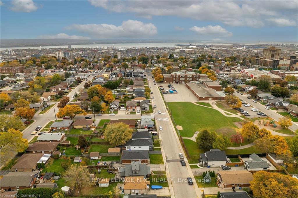 Photo 32 of 74 East 18th Street, Hamilton, Inch Park — HOMEH