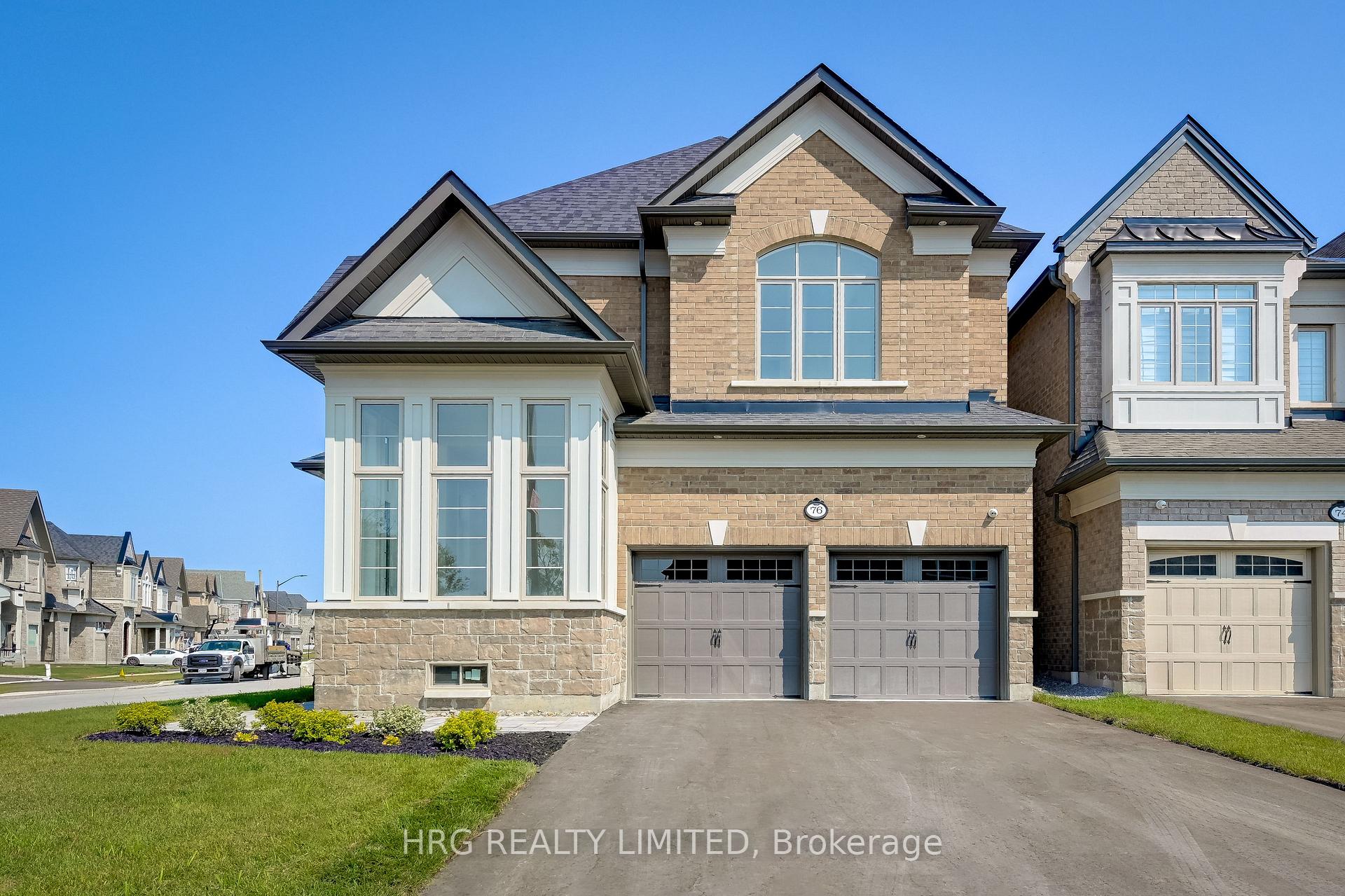 Front of 76 Deer Ridge Crescent