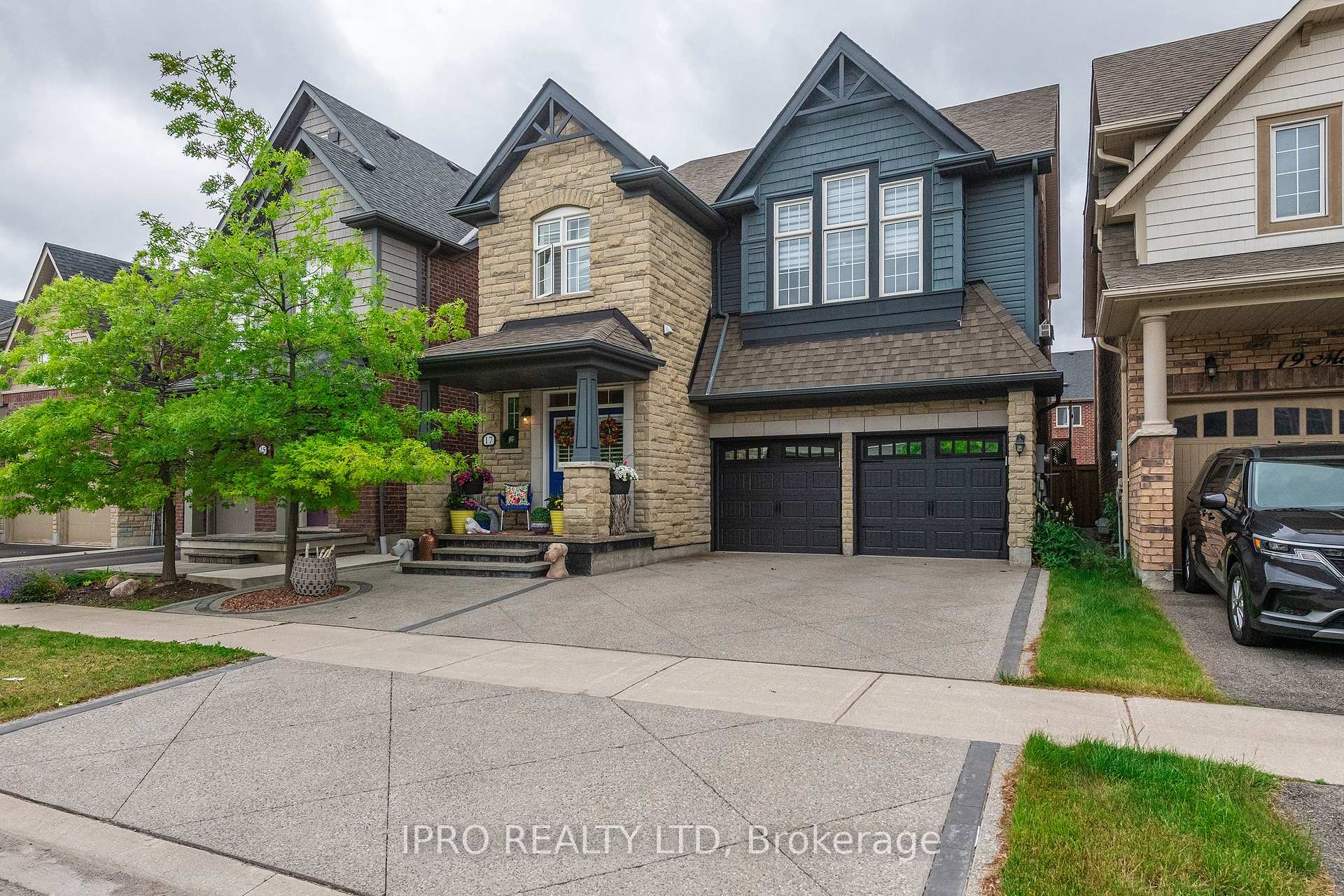 Front of 17 Mcechearn Crescent