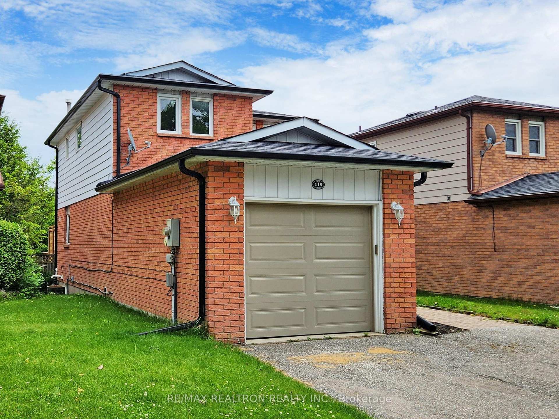 Photo 2 of 119 Garden Drive, Barrie, Allandale Heights — HOMEH