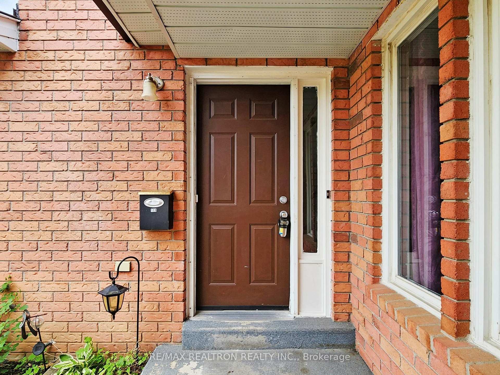 Photo 3 of 119 Garden Drive, Barrie, Allandale Heights — HOMEH