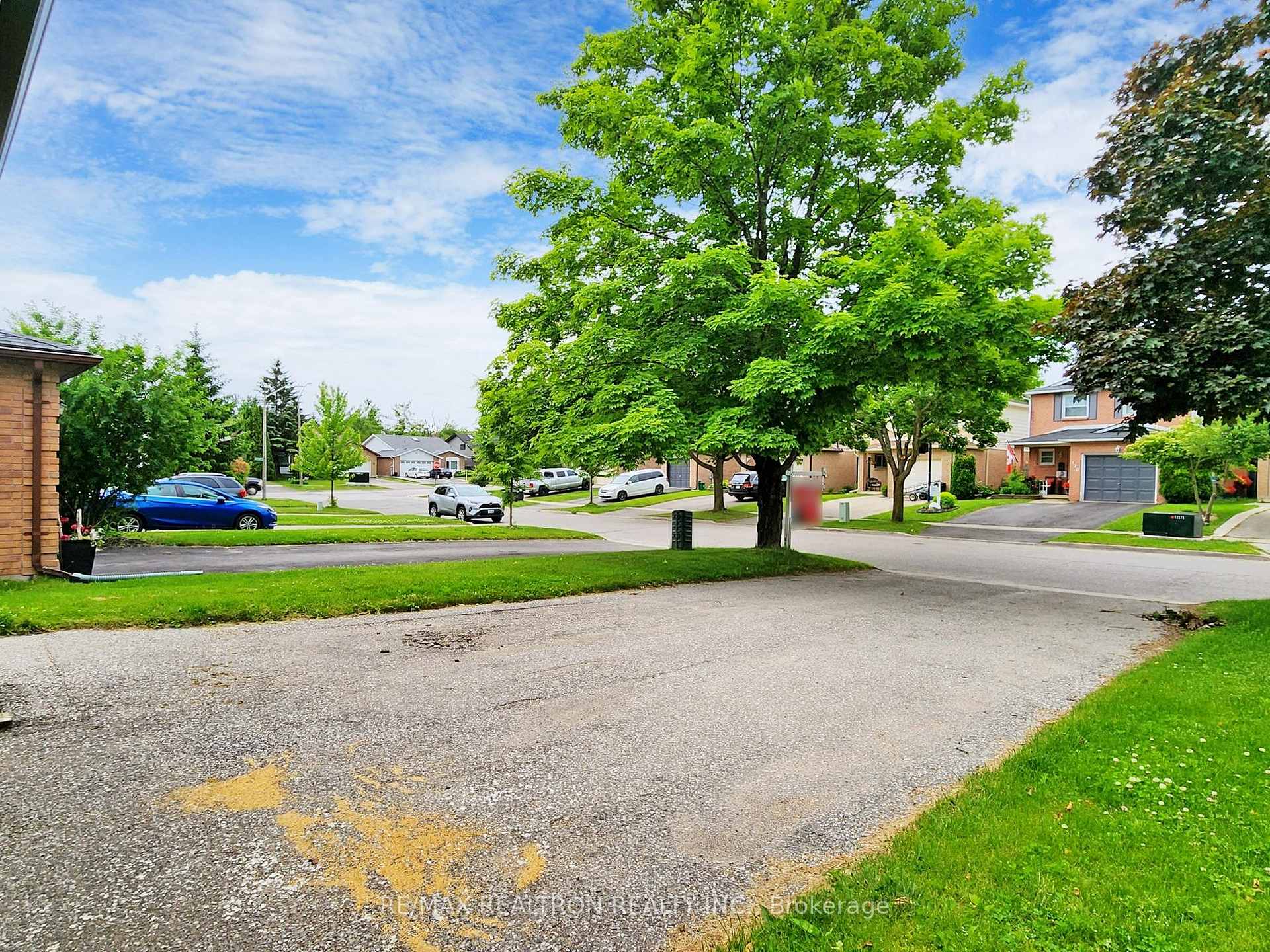 Photo 4 of 119 Garden Drive, Barrie, Allandale Heights — HOMEH