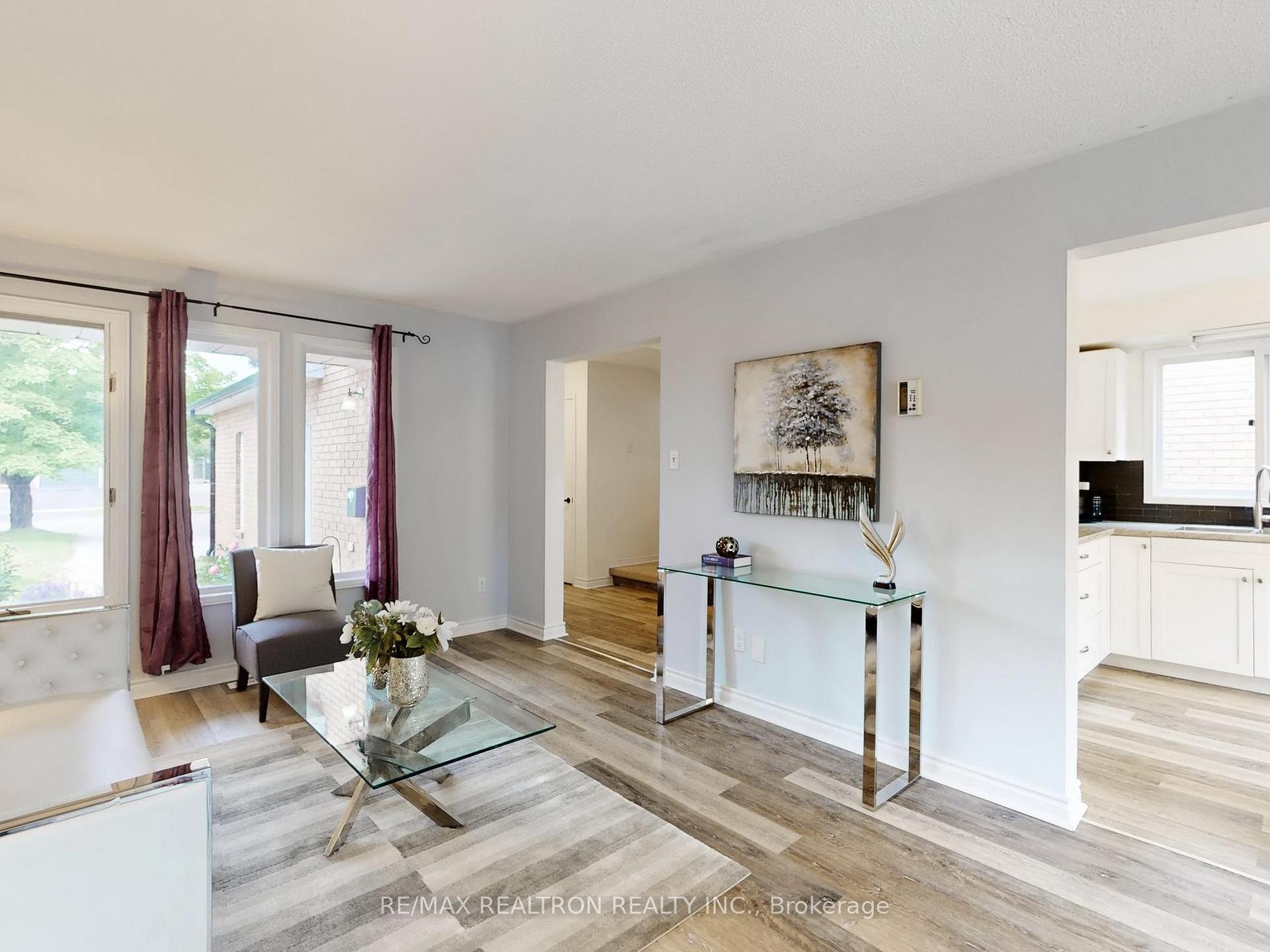 Photo 6 of 119 Garden Drive, Barrie, Allandale Heights — HOMEH