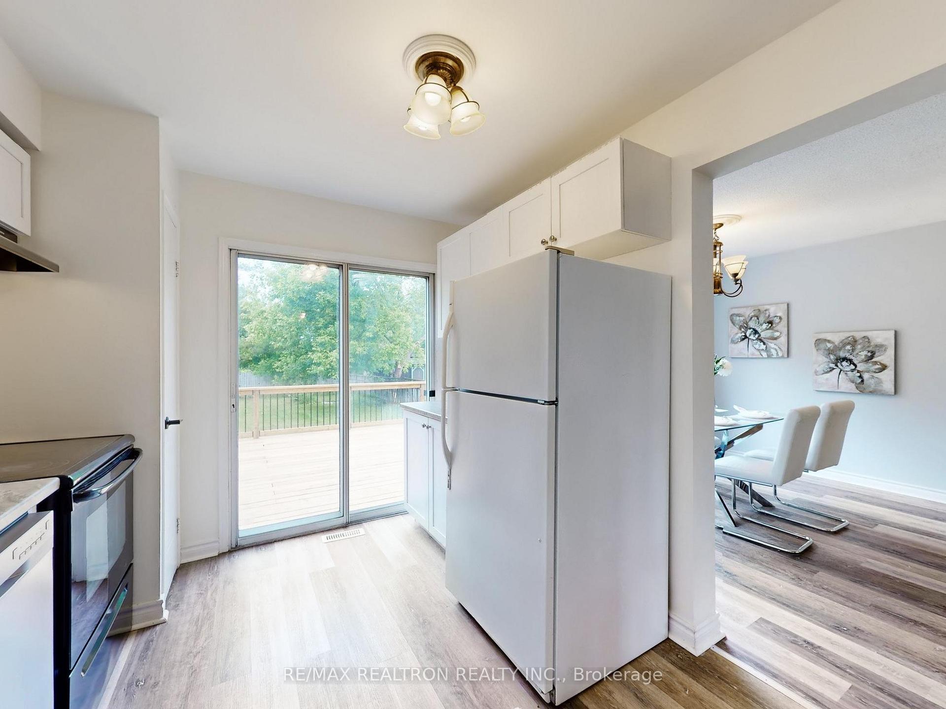 Photo 15 of 119 Garden Drive, Barrie, Allandale Heights — HOMEH