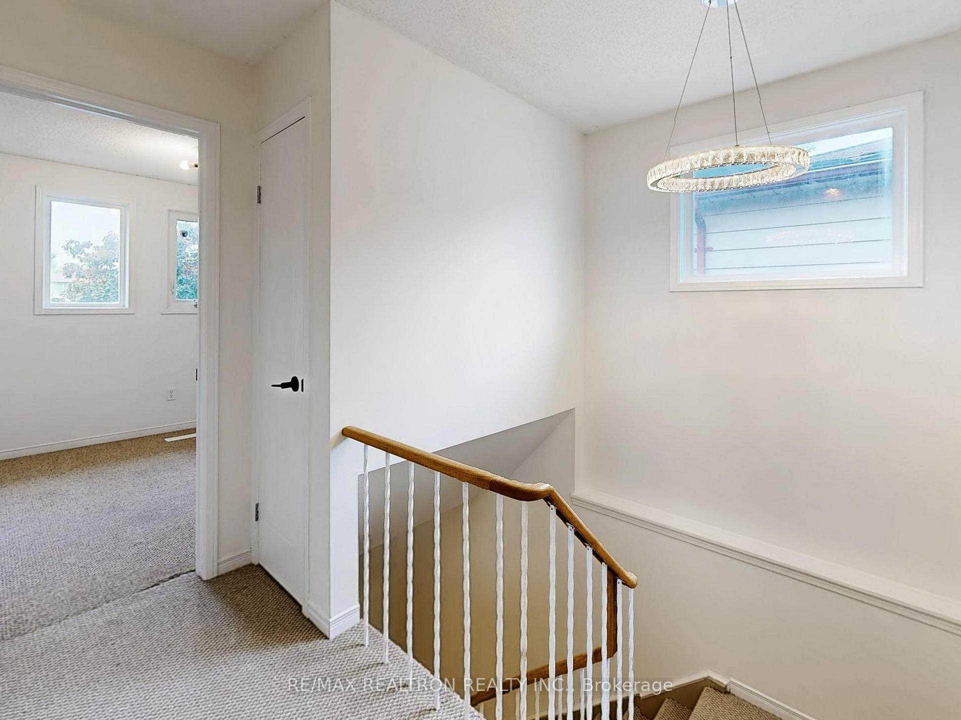 Photo 19 of 119 Garden Drive, Barrie, Allandale Heights — HOMEH