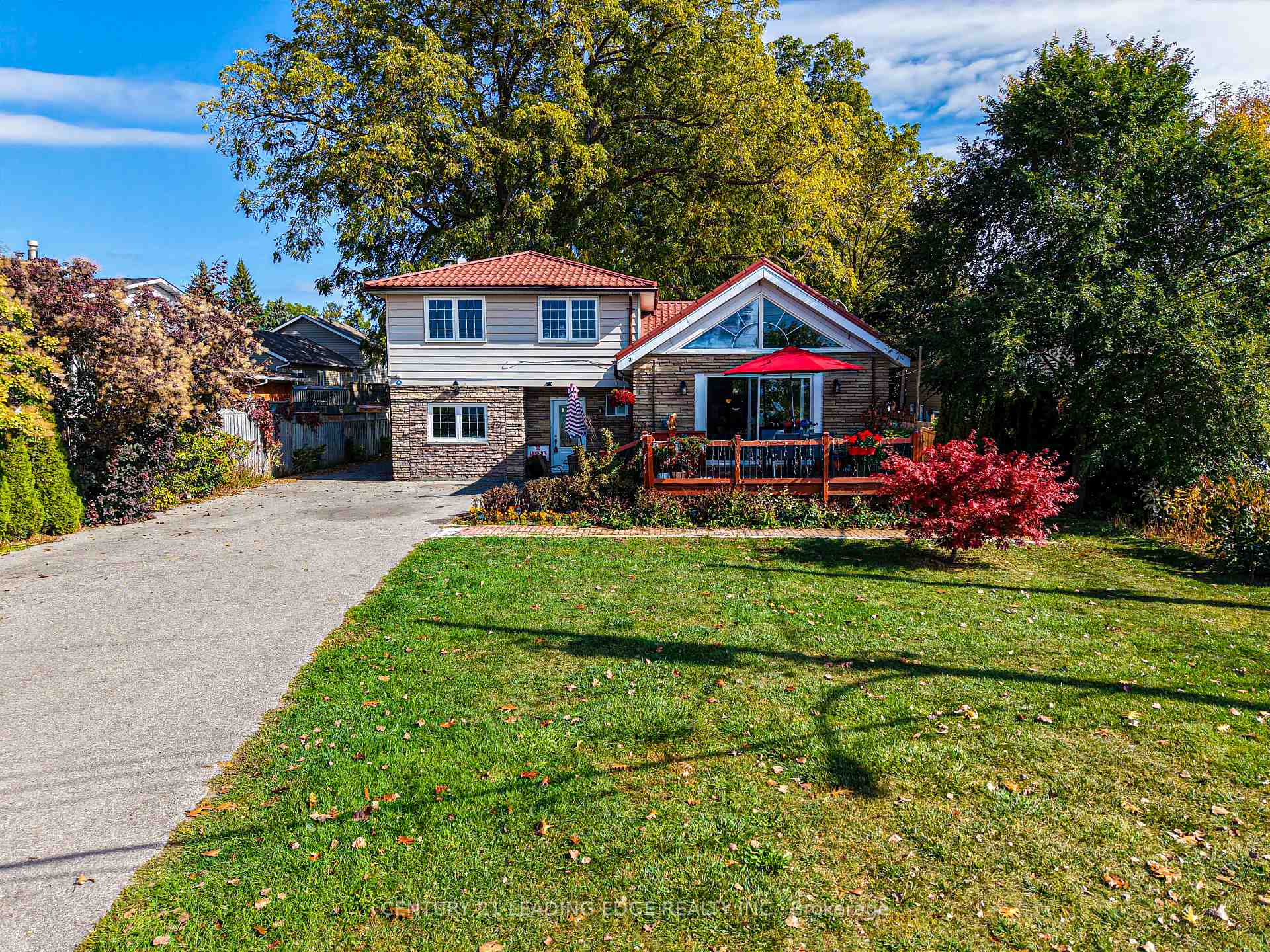 Photo 1 of 55 Lake Drive N, Georgina, Historic Lakeshore Communities — HOMEH