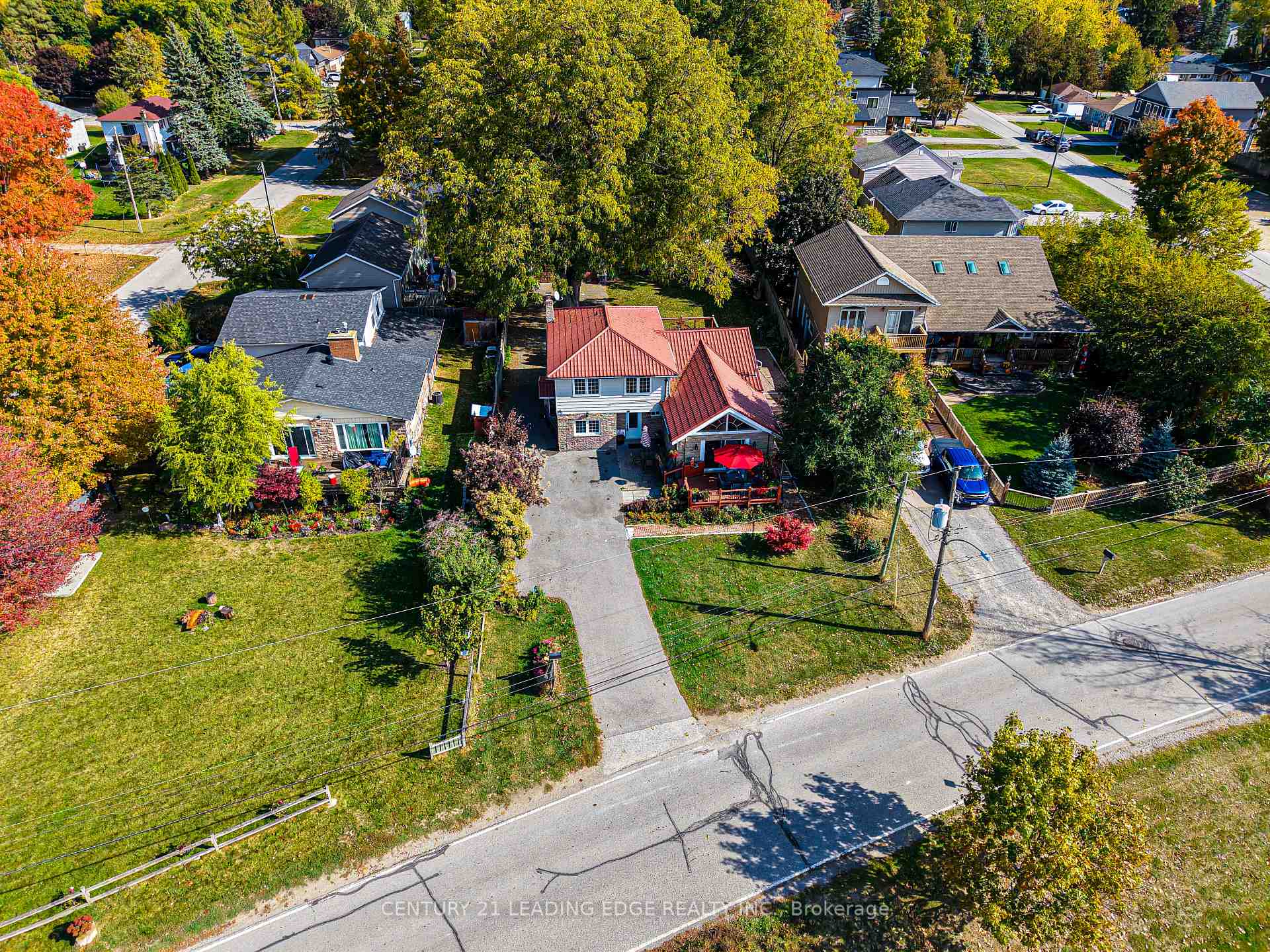 Photo 5 of 55 Lake Drive N, Georgina, Historic Lakeshore Communities — HOMEH