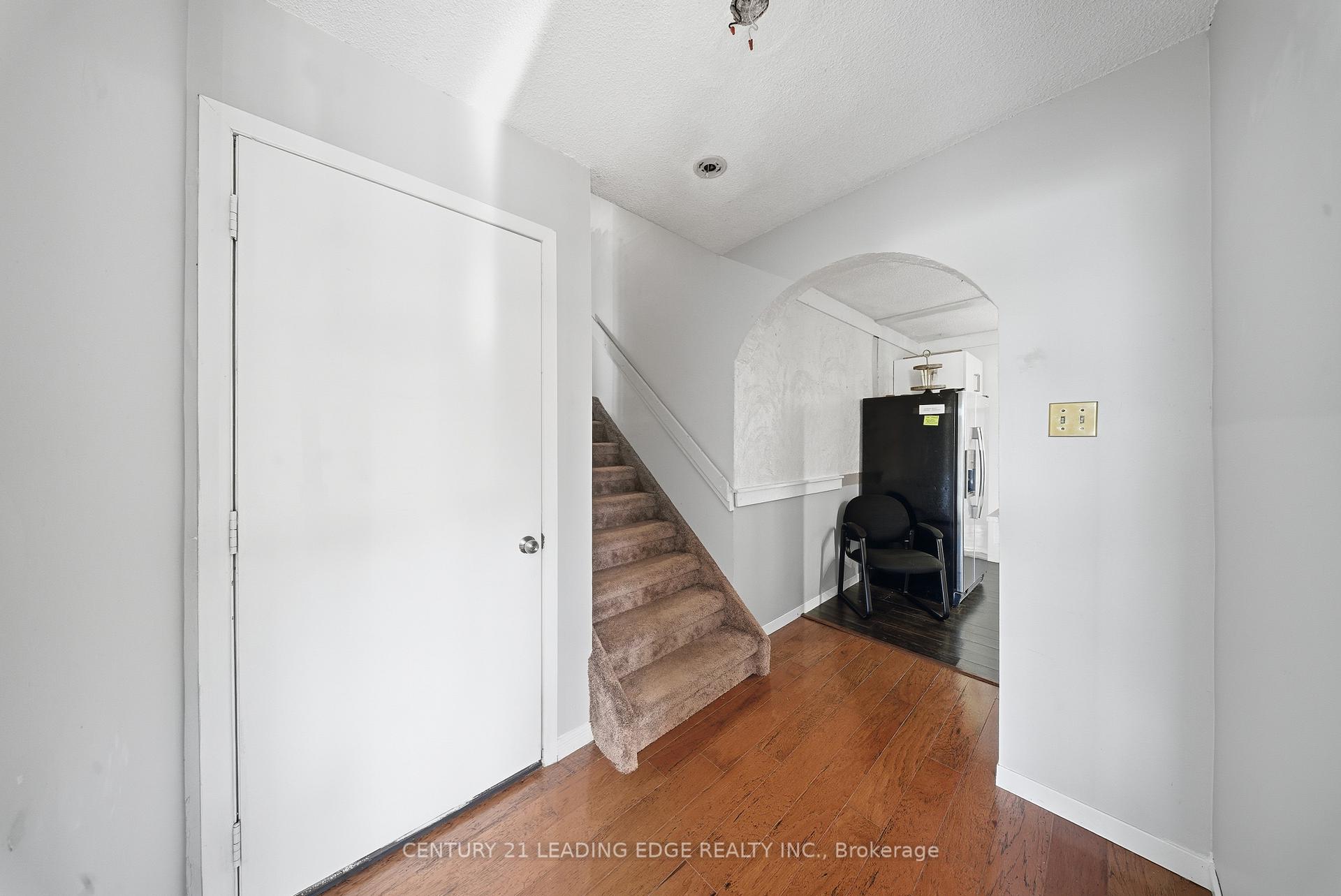 Photo 15 of 55 Lake Drive N, Georgina, Historic Lakeshore Communities — HOMEH