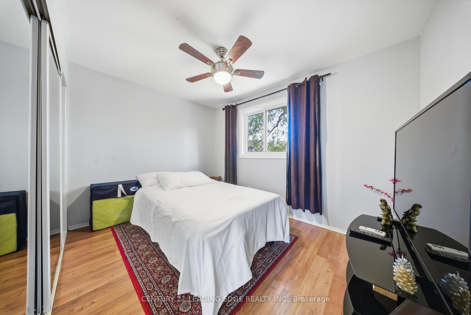 Photo 10 of 55 Lake Drive N, Georgina, Historic Lakeshore Communities — HOMEH