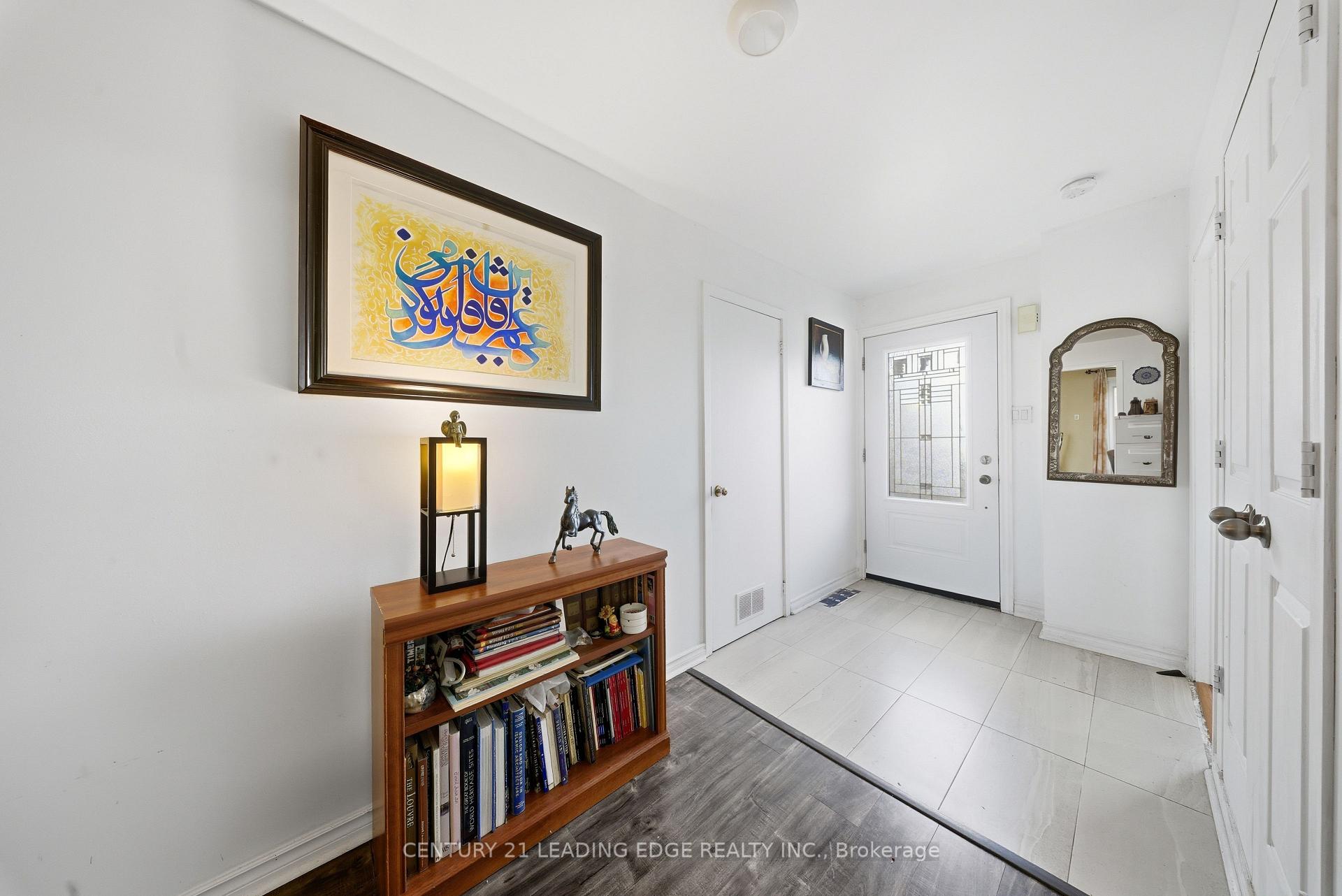 Photo 20 of 55 Lake Drive N, Georgina, Historic Lakeshore Communities — HOMEH