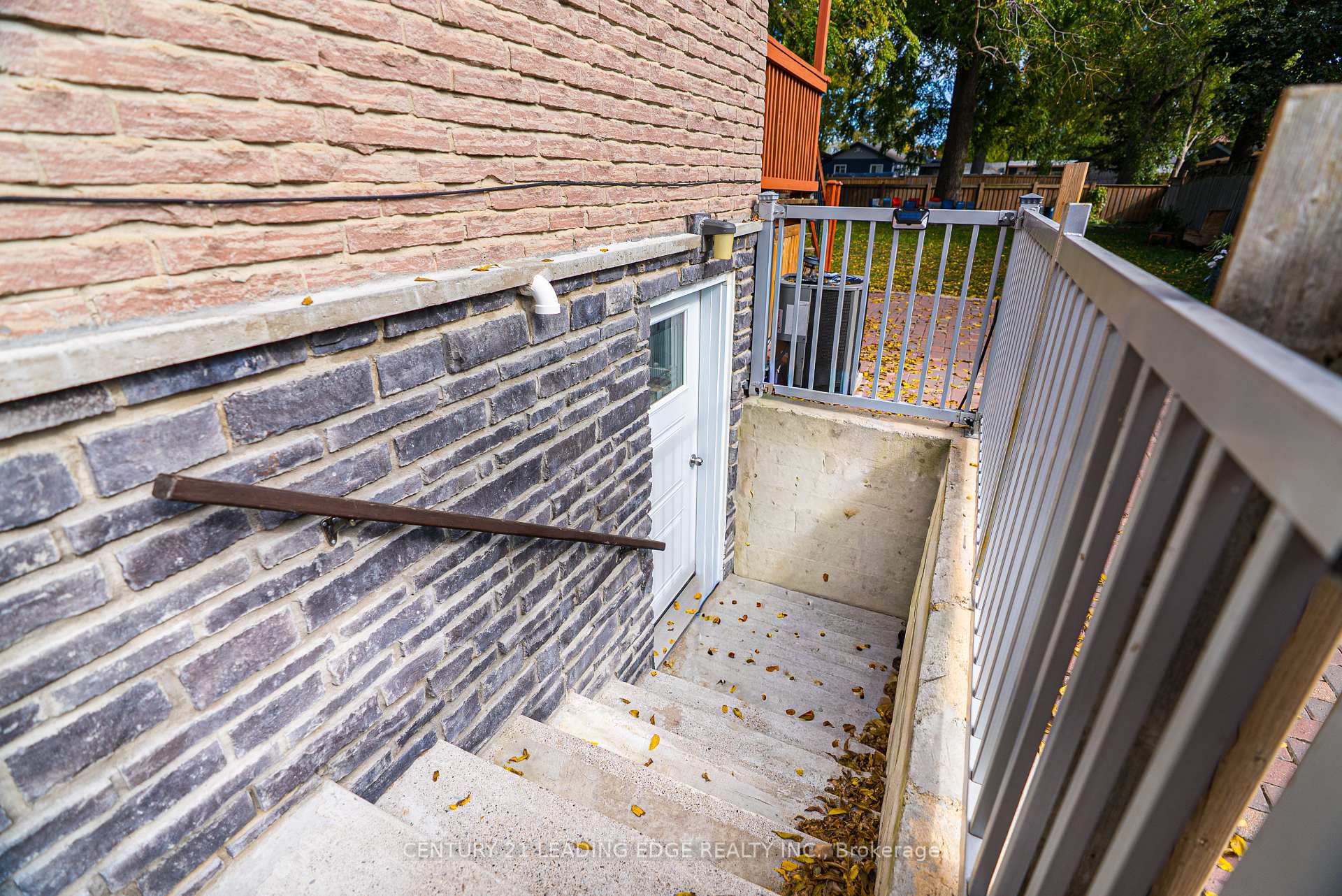 Photo 27 of 55 Lake Drive N, Georgina, Historic Lakeshore Communities — HOMEH