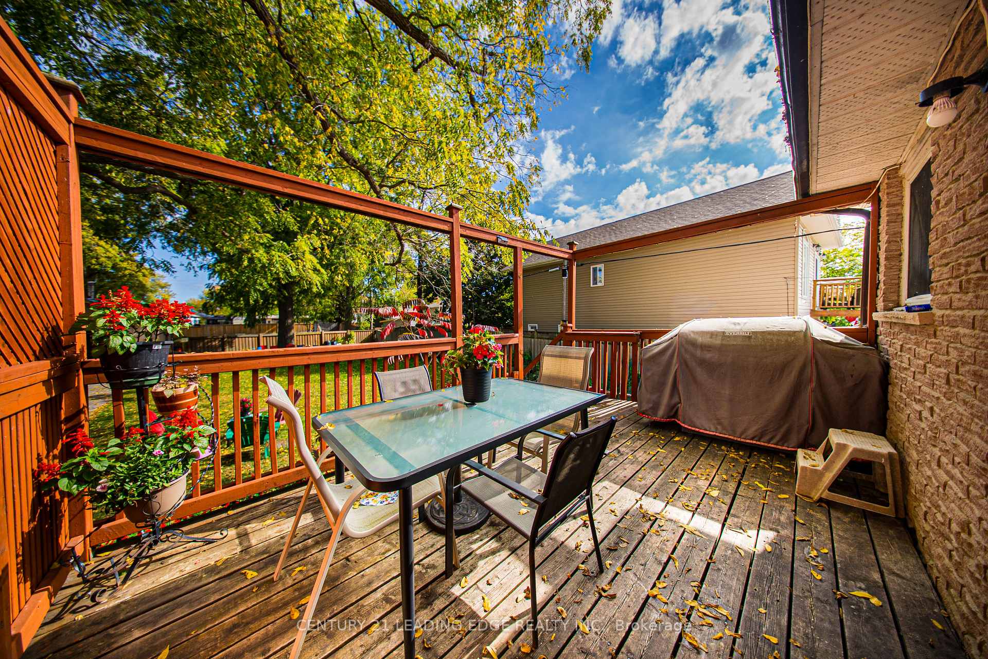 Photo 25 of 55 Lake Drive N, Georgina, Historic Lakeshore Communities — HOMEH
