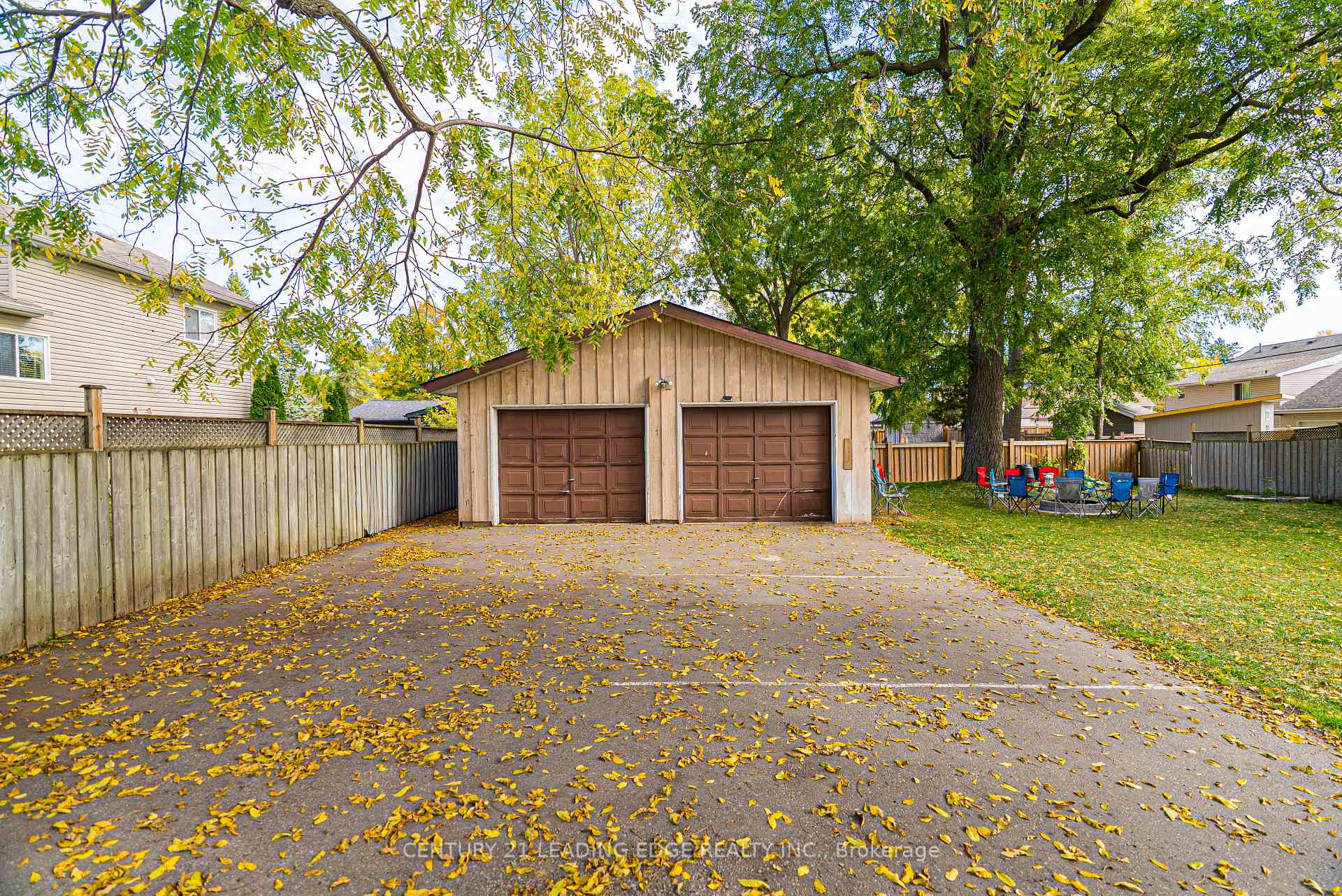Photo 35 of 55 Lake Drive N, Georgina, Historic Lakeshore Communities — HOMEH