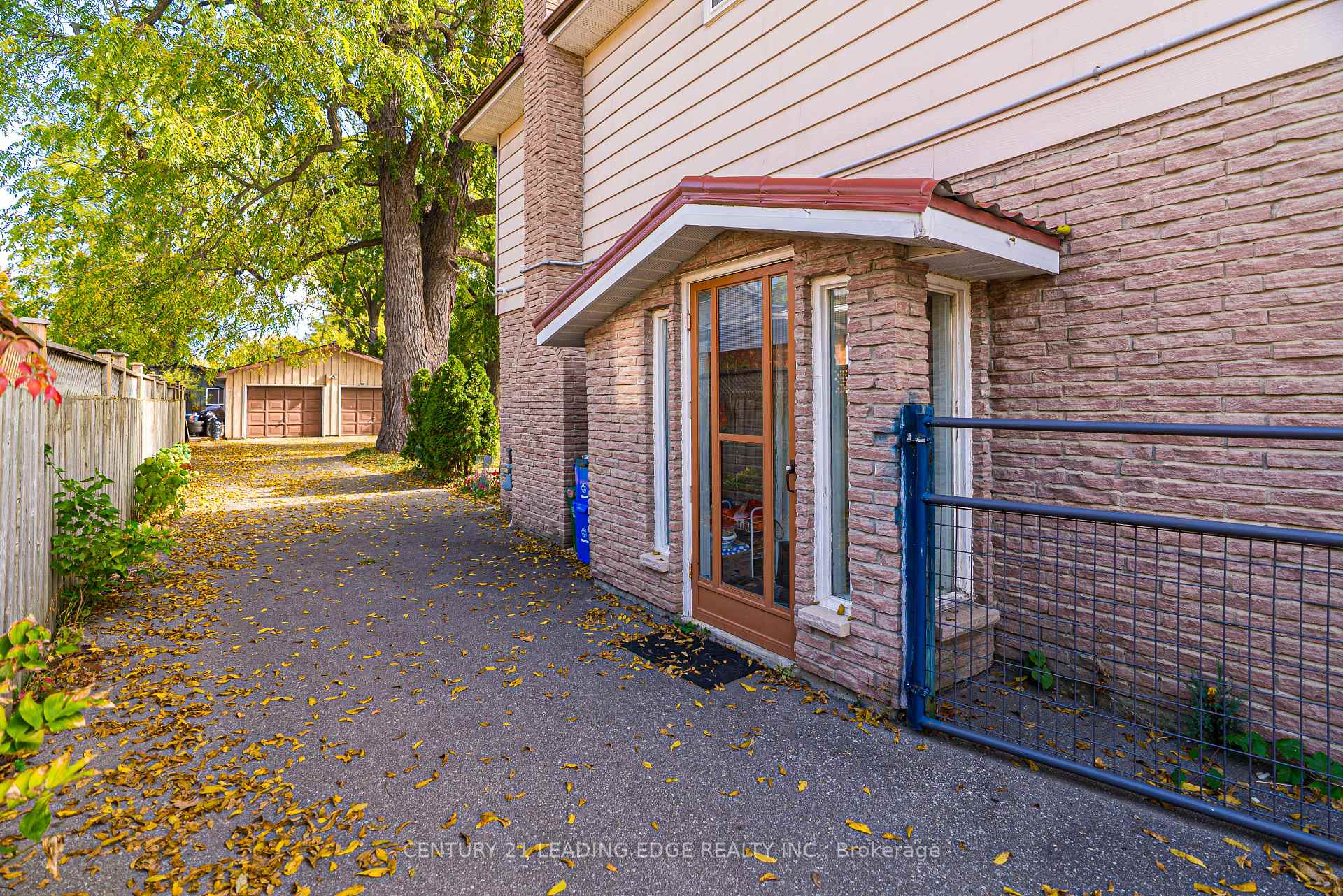 Photo 37 of 55 Lake Drive N, Georgina, Historic Lakeshore Communities — HOMEH
