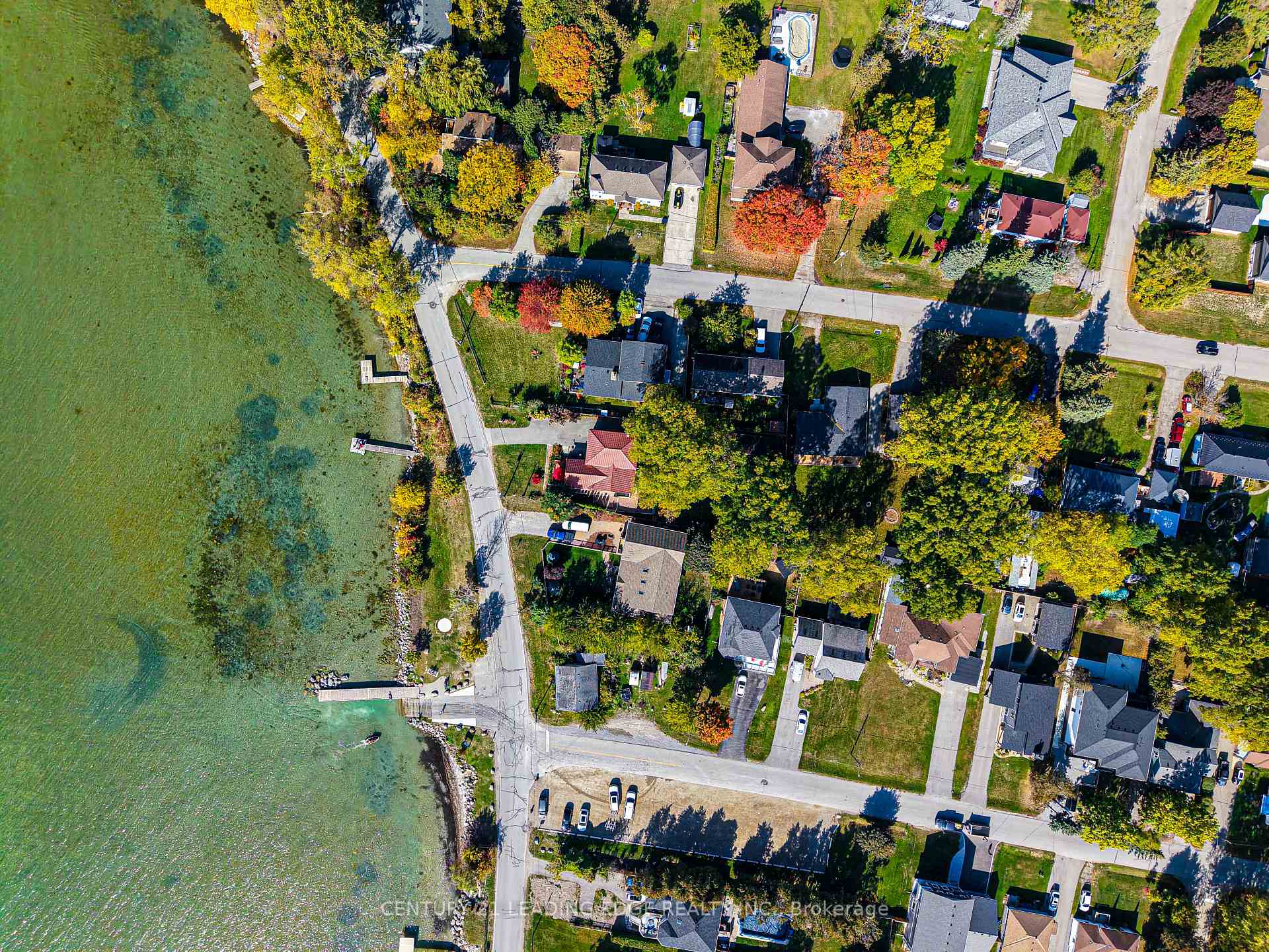 Photo 40 of 55 Lake Drive N, Georgina, Historic Lakeshore Communities — HOMEH