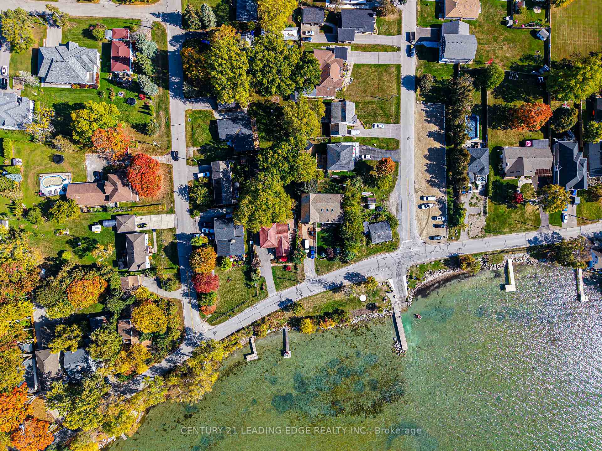 Photo 41 of 55 Lake Drive N, Georgina, Historic Lakeshore Communities — HOMEH