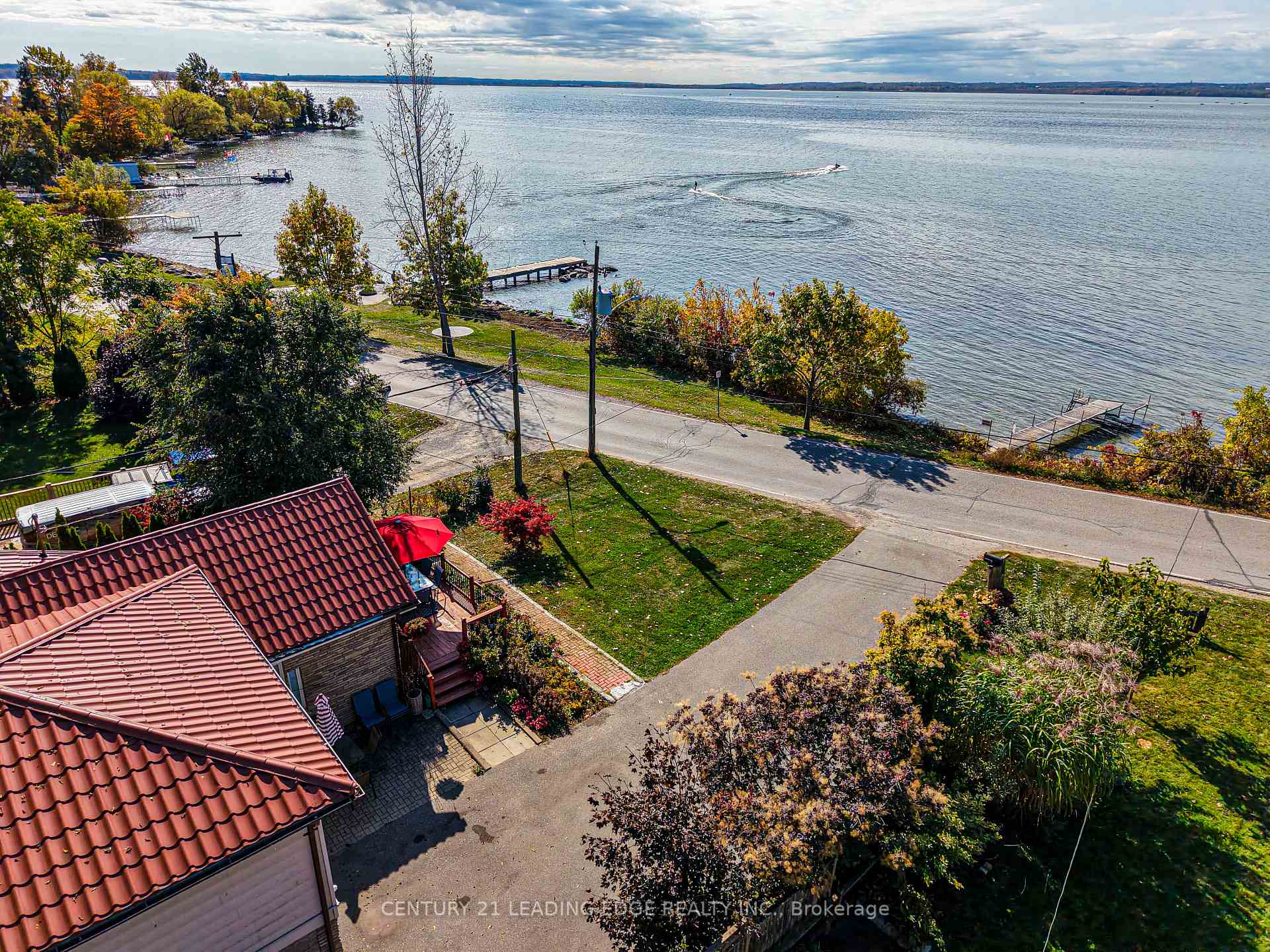 Photo 44 of 55 Lake Drive N, Georgina, Historic Lakeshore Communities — HOMEH