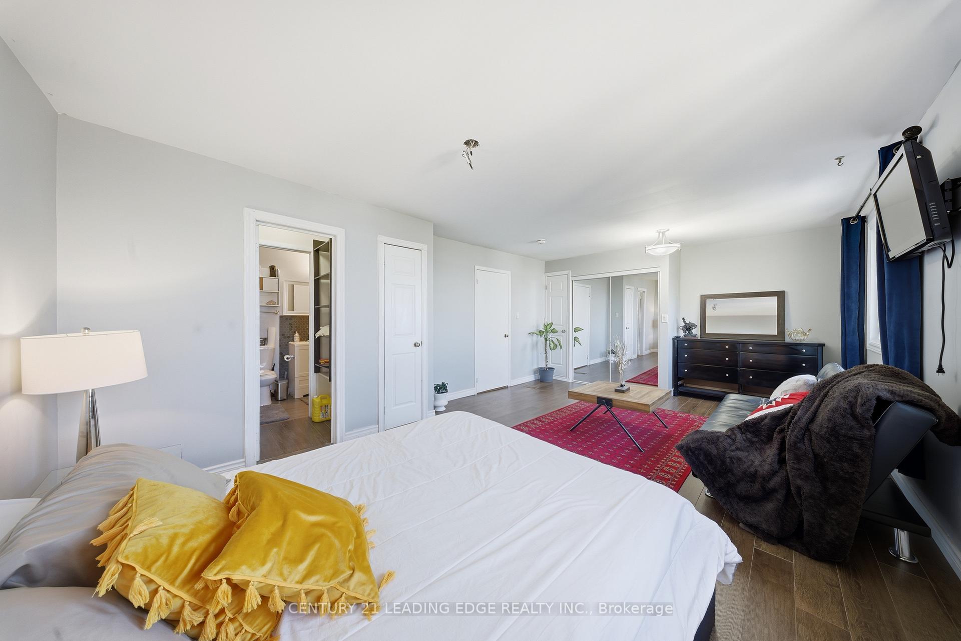 Photo 47 of 55 Lake Drive N, Georgina, Historic Lakeshore Communities — HOMEH