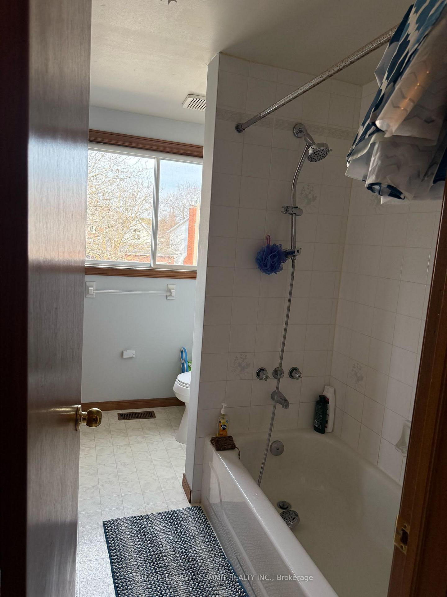 Photo 12 of Unit upper level, 33 Freshmeadow Way, Guelph, Willow West/Sugarbush/West Acres — HOMEH