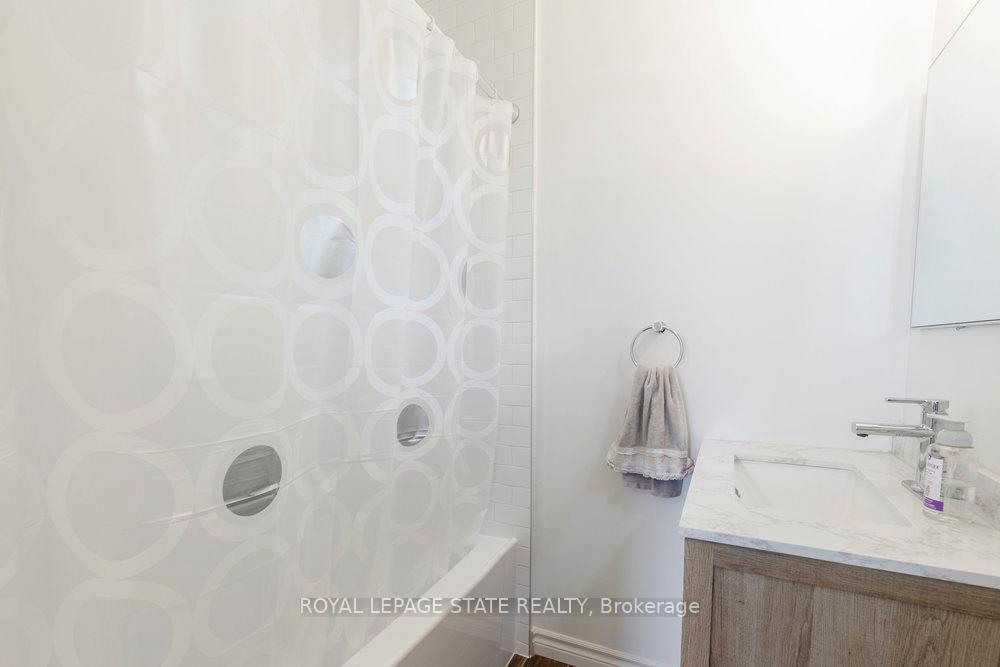 Photo 20 of 14 Allan Avenue, Hamilton, Homeside — HOMEH