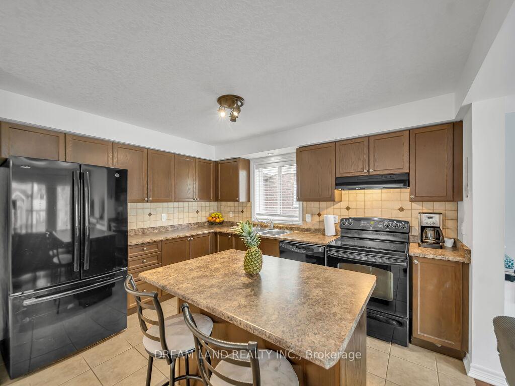 Photo 7 of 11 Schiedel Drive, Guelph, Victoria North — HOMEH