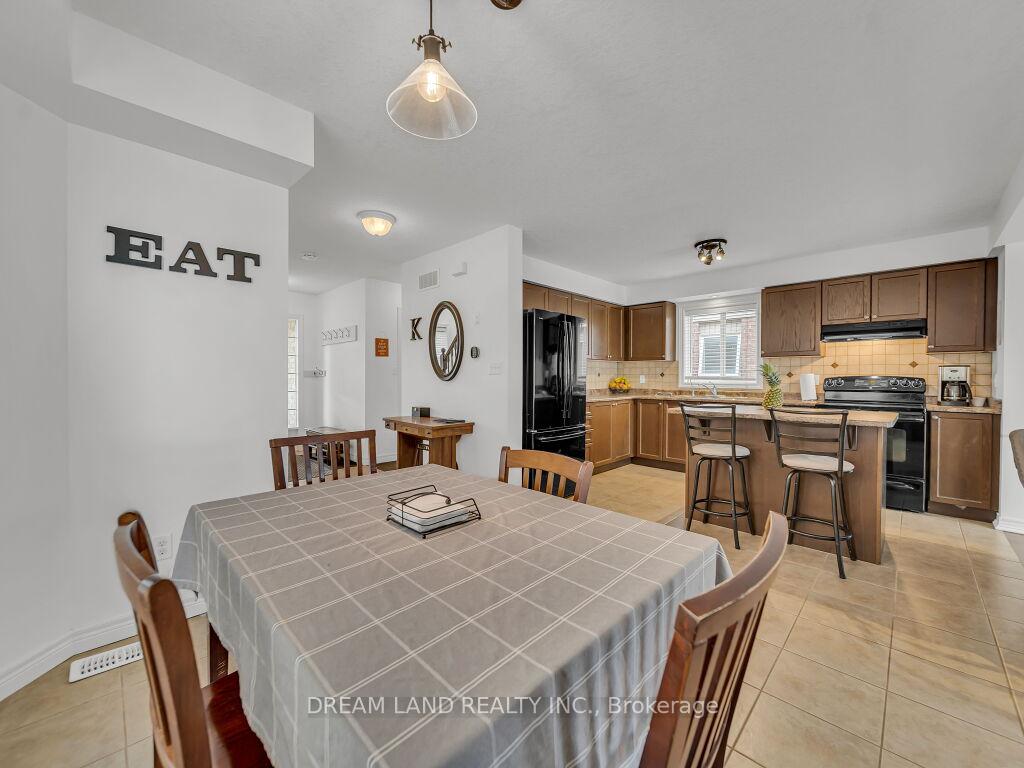Photo 9 of 11 Schiedel Drive, Guelph, Victoria North — HOMEH