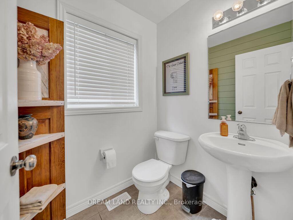 Photo 10 of 11 Schiedel Drive, Guelph, Victoria North — HOMEH