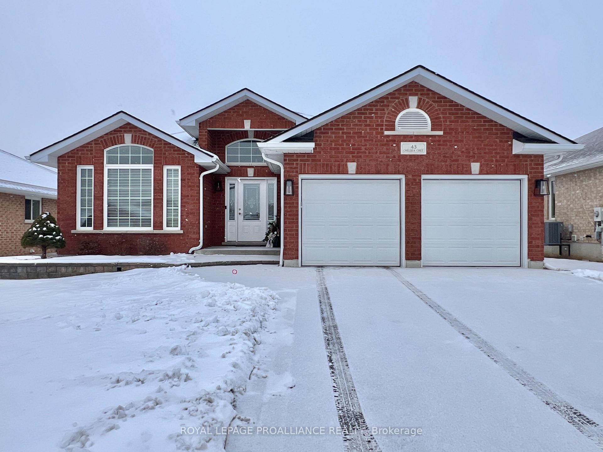 Photo 1 of 43 Chelsea Crescent, Belleville, Thurlow Ward — HOMEH