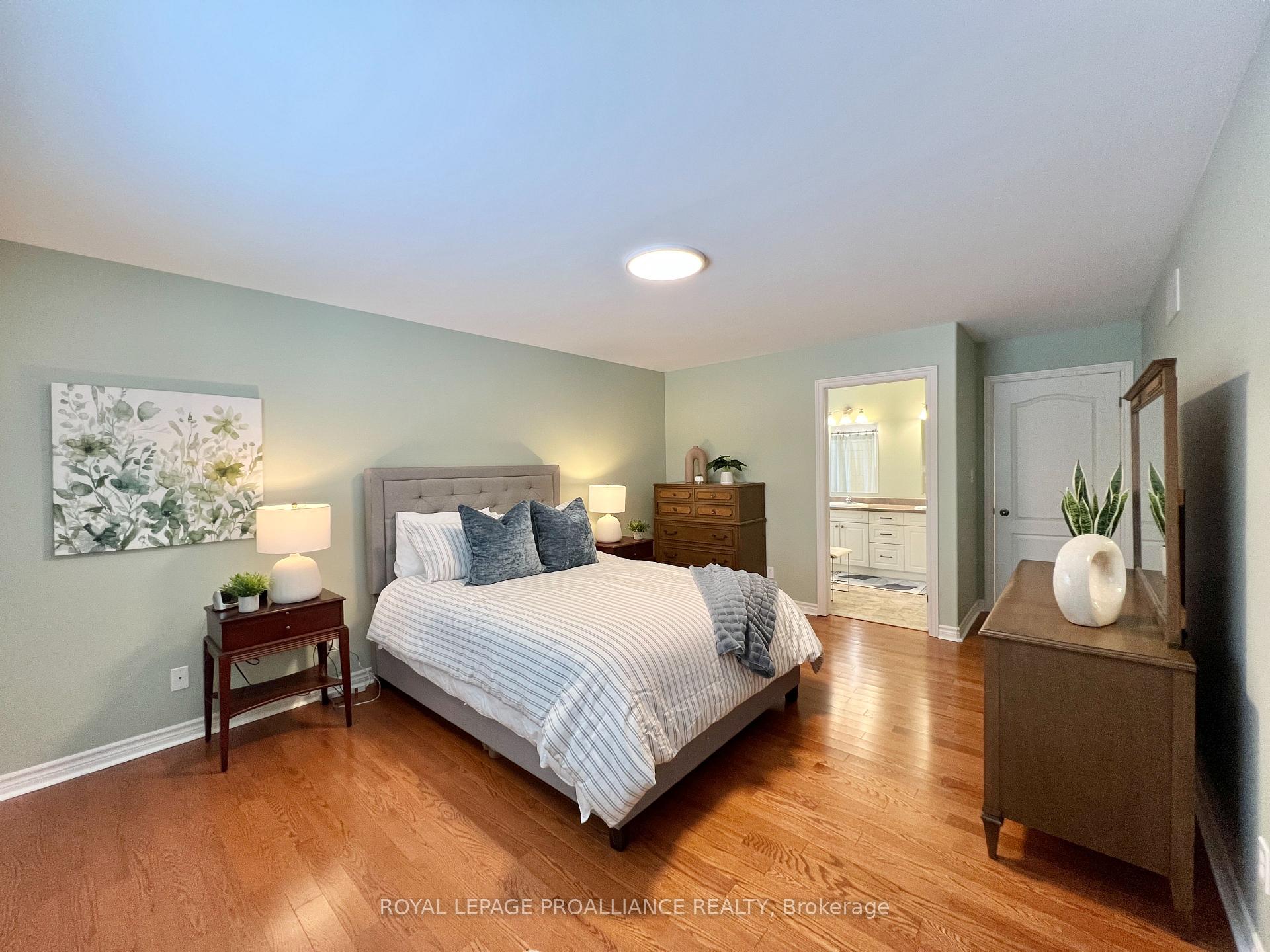Photo 12 of 43 Chelsea Crescent, Belleville, Thurlow Ward — HOMEH