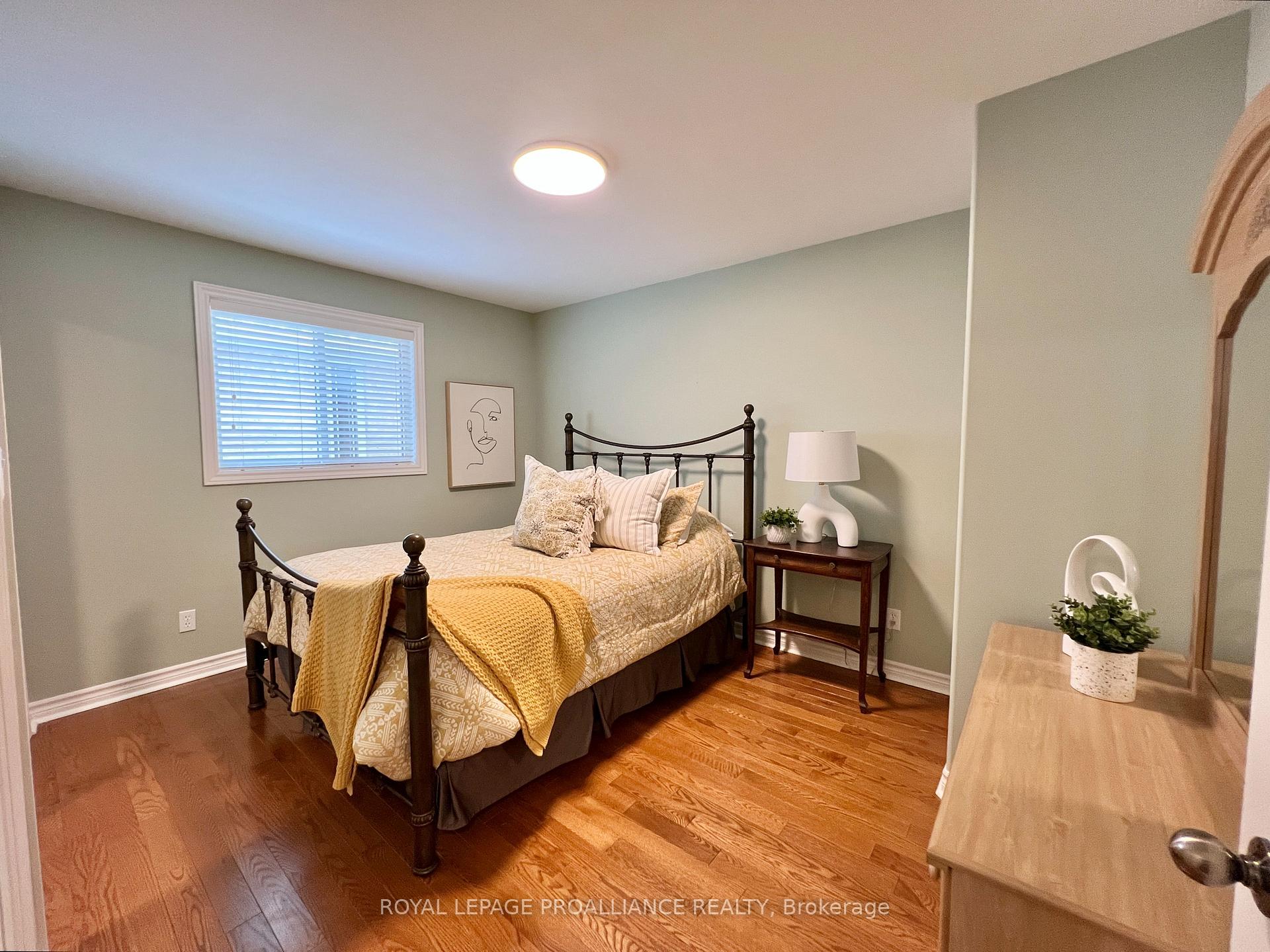 Photo 13 of 43 Chelsea Crescent, Belleville, Thurlow Ward — HOMEH