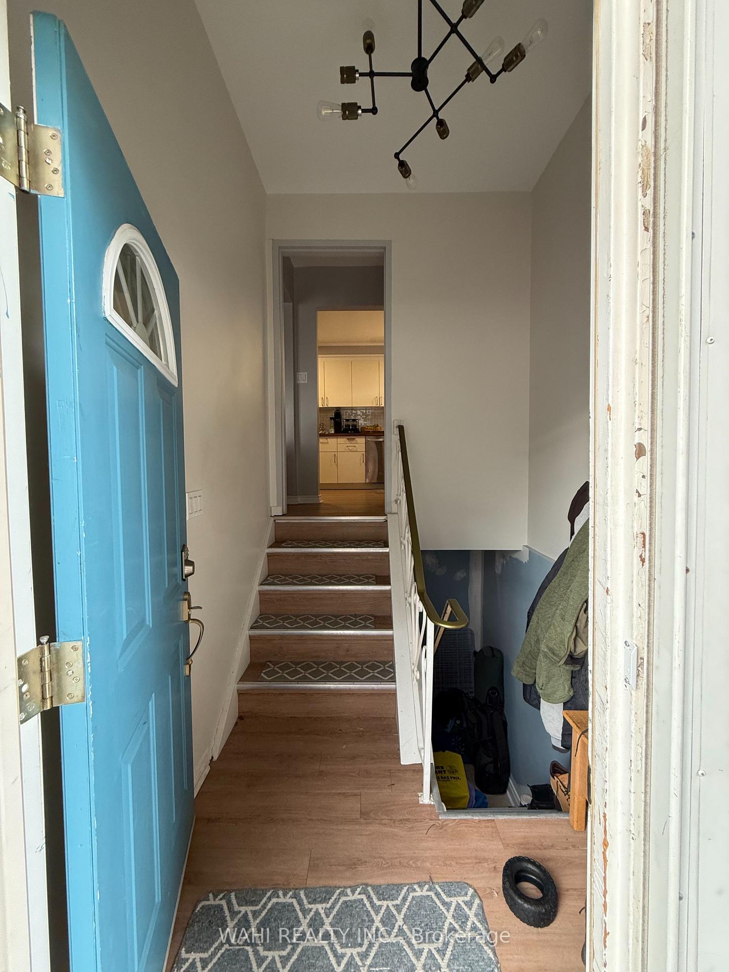 Photo 2 of Unit UNIT 1, 255 Carson Drive W, Hamilton, Lisgar — HOMEH