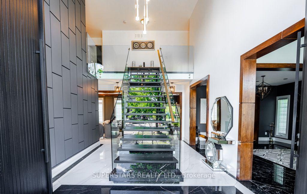 Photo 8 of 343 Athabasca Drive, Vaughan, Rural Vaughan — HOMEH