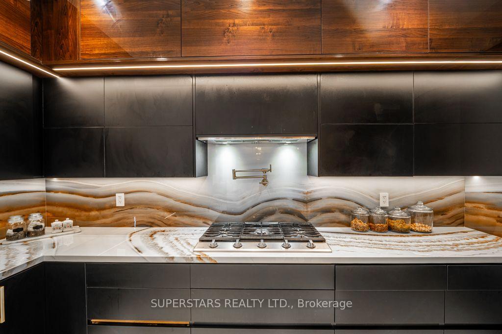 Photo 14 of 343 Athabasca Drive, Vaughan, Rural Vaughan — HOMEH