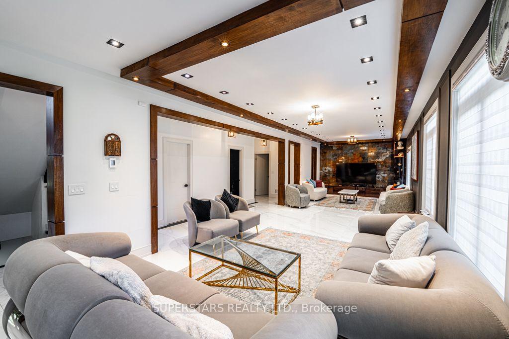 Photo 15 of 343 Athabasca Drive, Vaughan, Rural Vaughan — HOMEH
