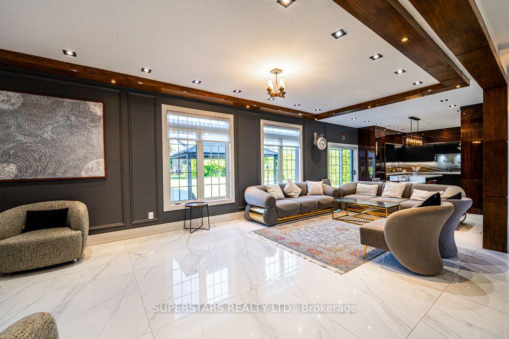 Photo 20 of 343 Athabasca Drive, Vaughan, Rural Vaughan — HOMEH