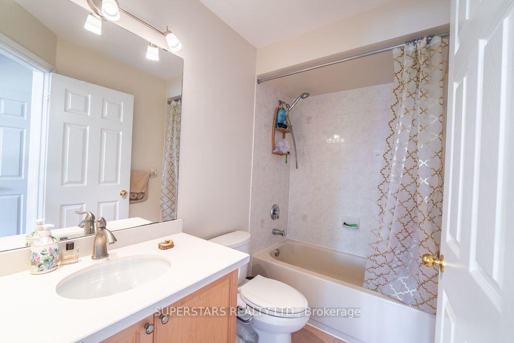 Photo 24 of 343 Athabasca Drive, Vaughan, Rural Vaughan — HOMEH