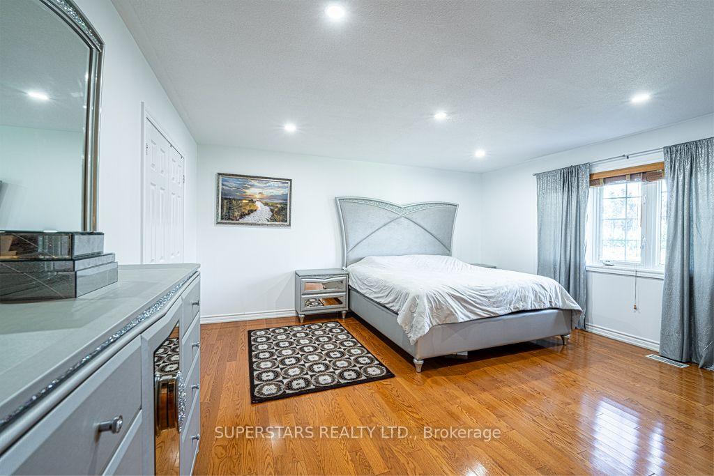 Photo 23 of 343 Athabasca Drive, Vaughan, Rural Vaughan — HOMEH